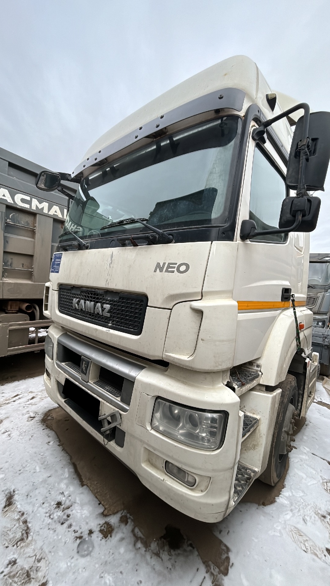 Тягач седельный КАМАЗ М1840 5490-S5