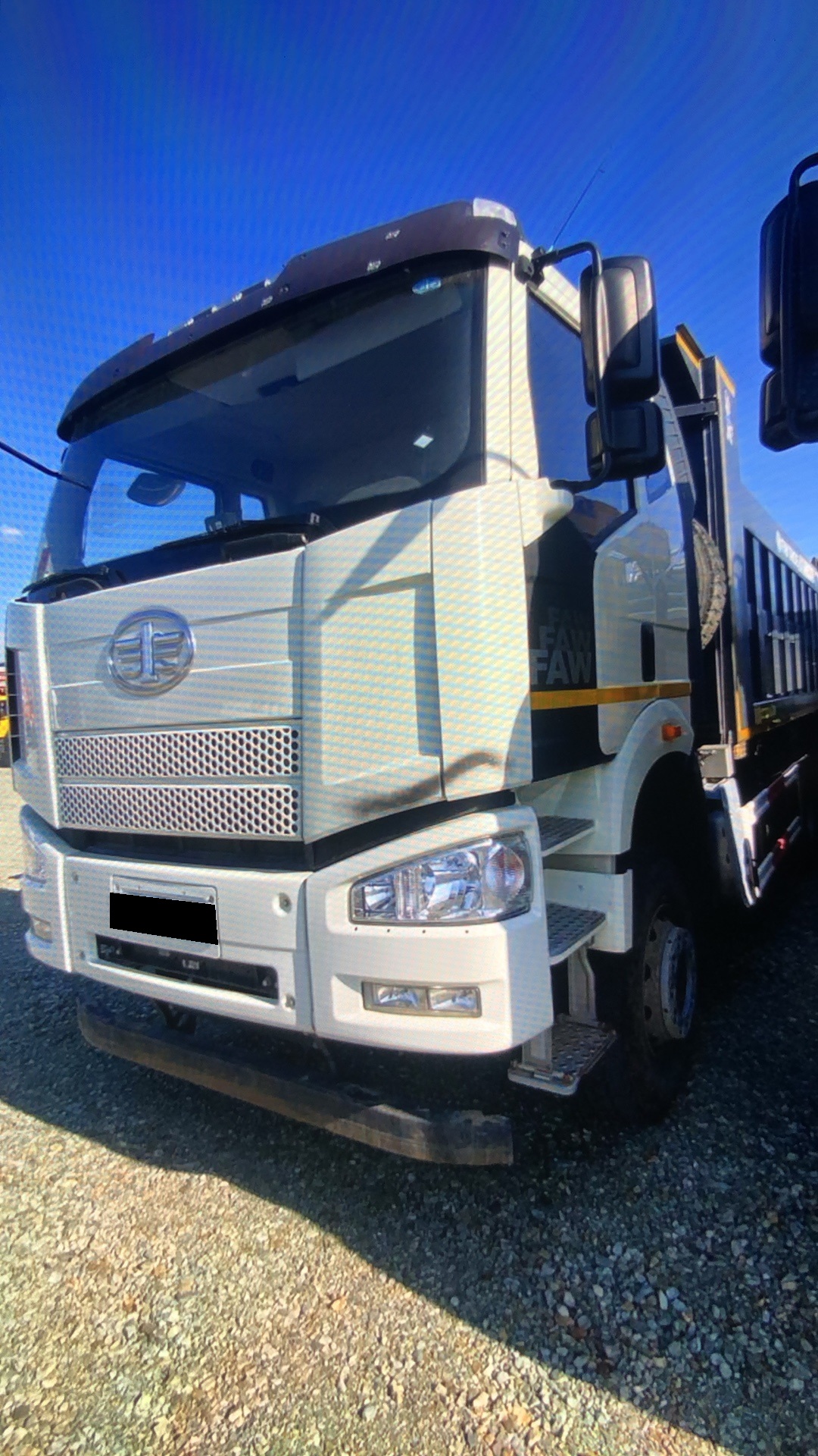 Самосвал Faw J6 CA3250Р66K2T1E5