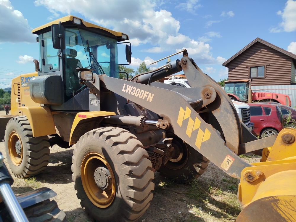 Погрузчик фронтальный XCMG LW300FN