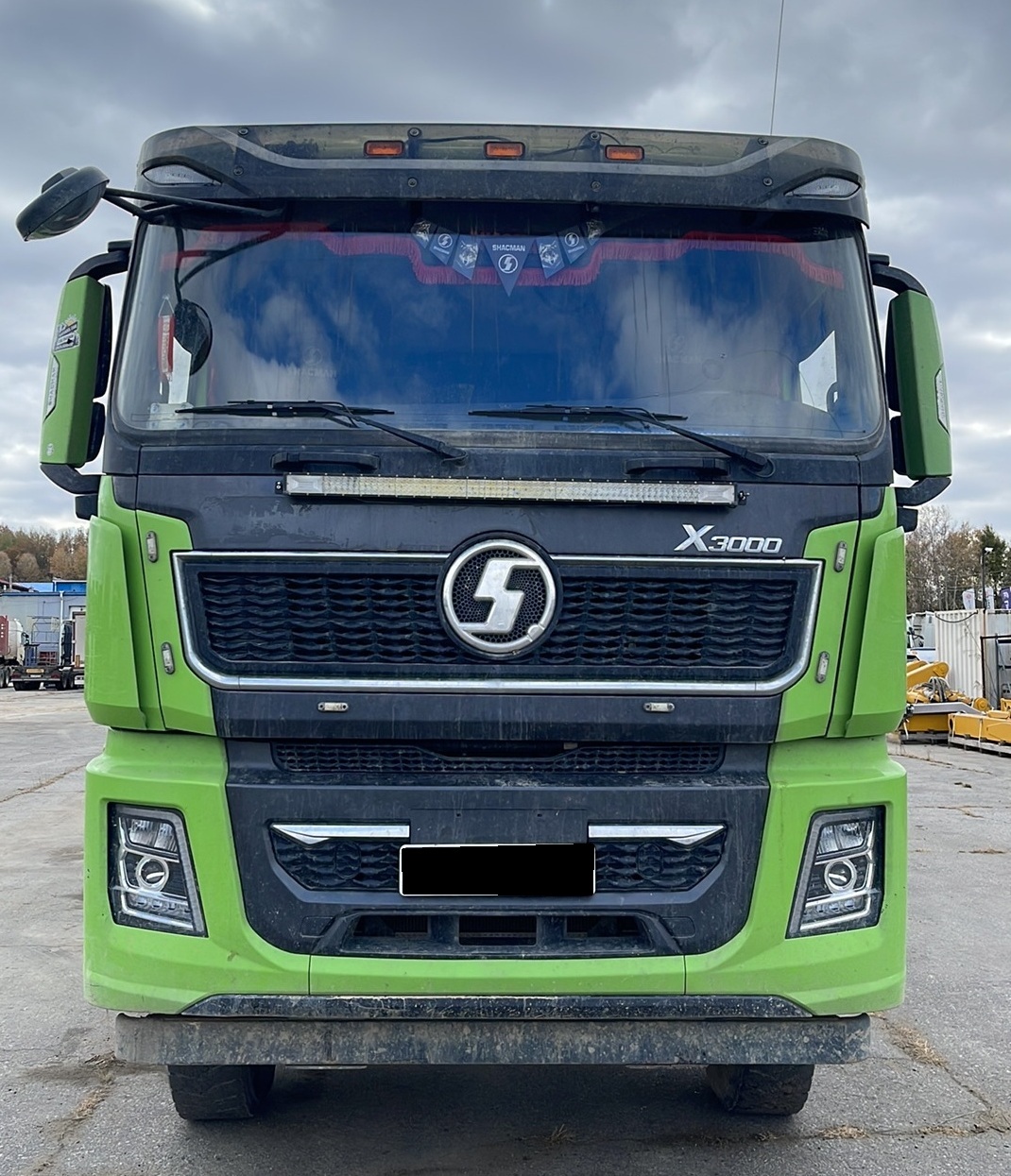 Тягач седельный Shacman SX42586V385