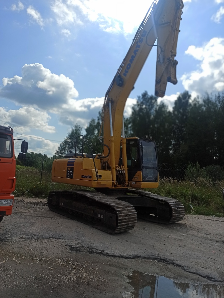 Экскаватор Komatsu PC210LC-10M0