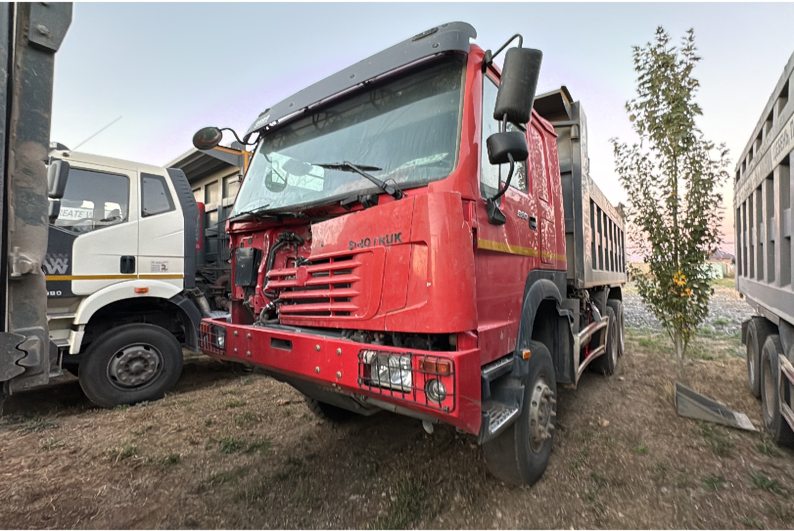 Самосвал Howo ZZ3327S3857E