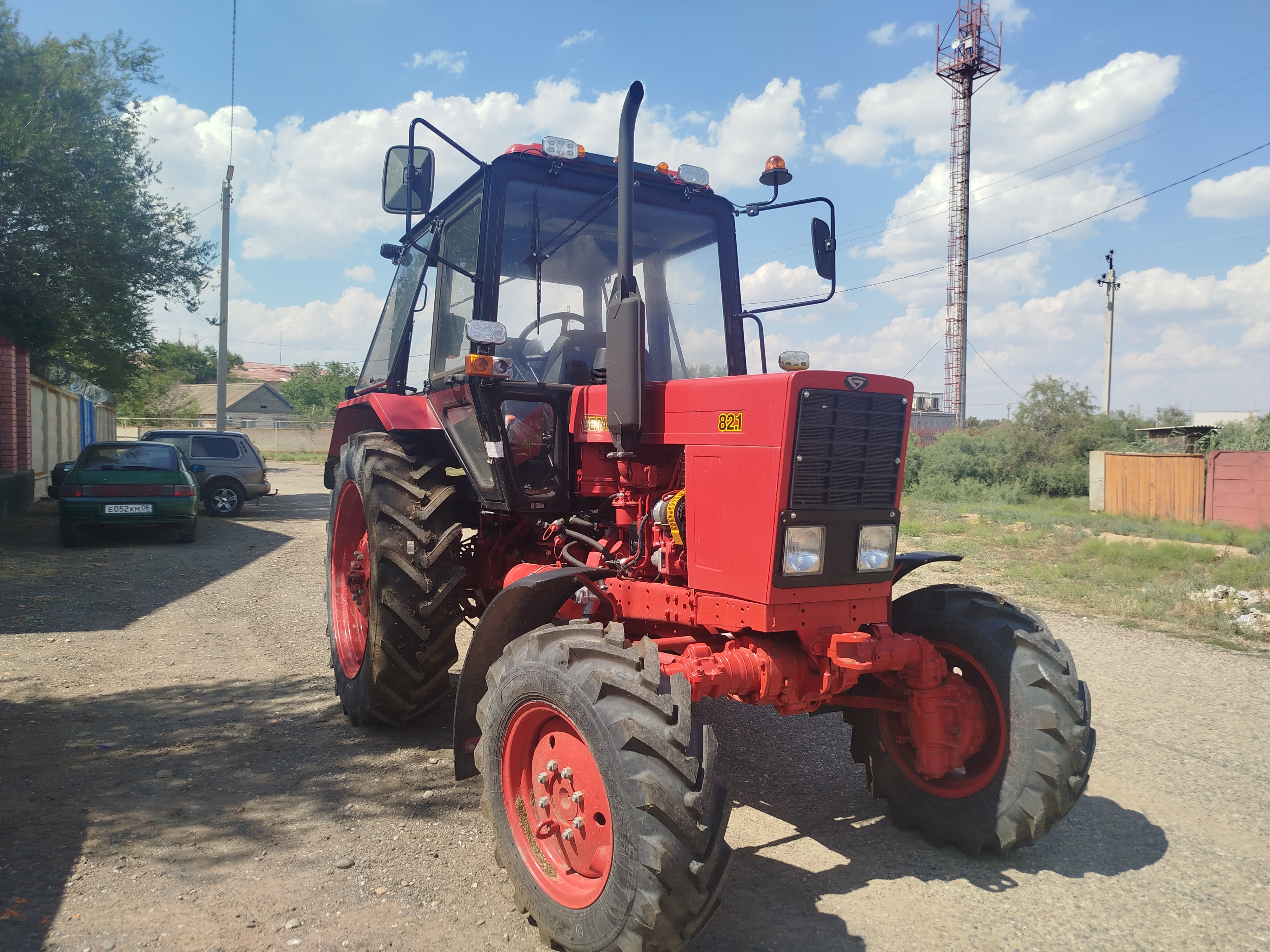 Трактор колесный сельскохозяйственный Беларус-82.1