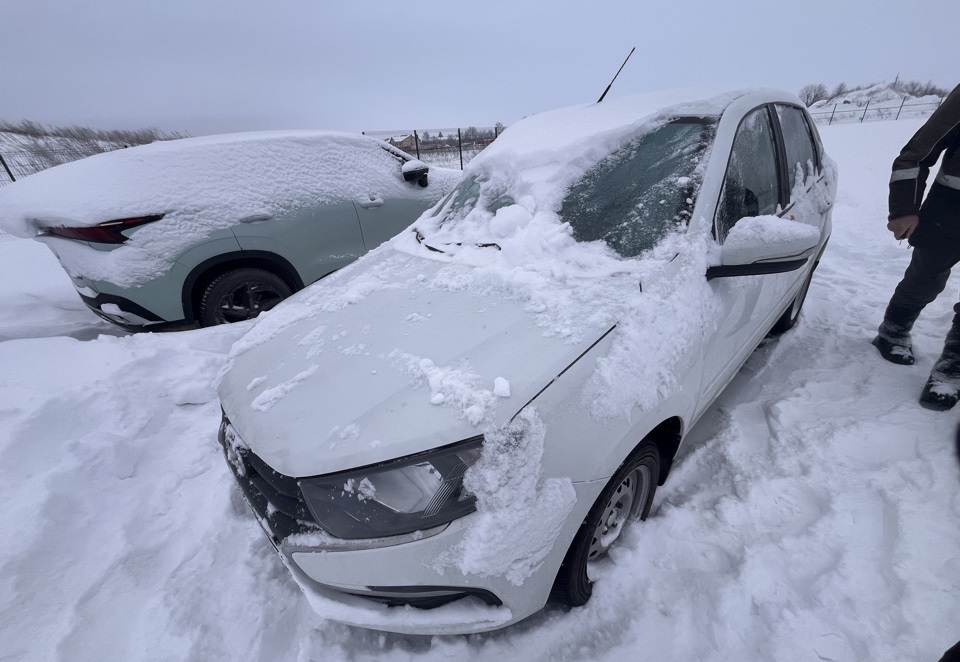 Lada Granta 1.6 MT (90 л.с.) Седан
