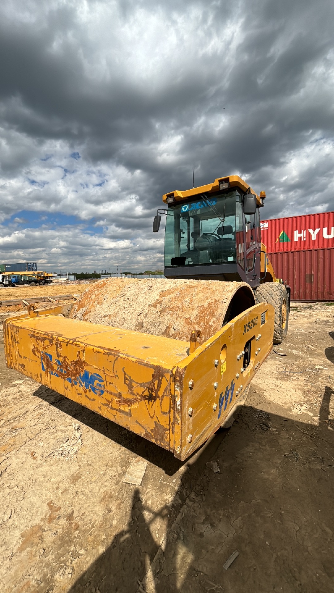 Каток вибрационный XCMG XS203