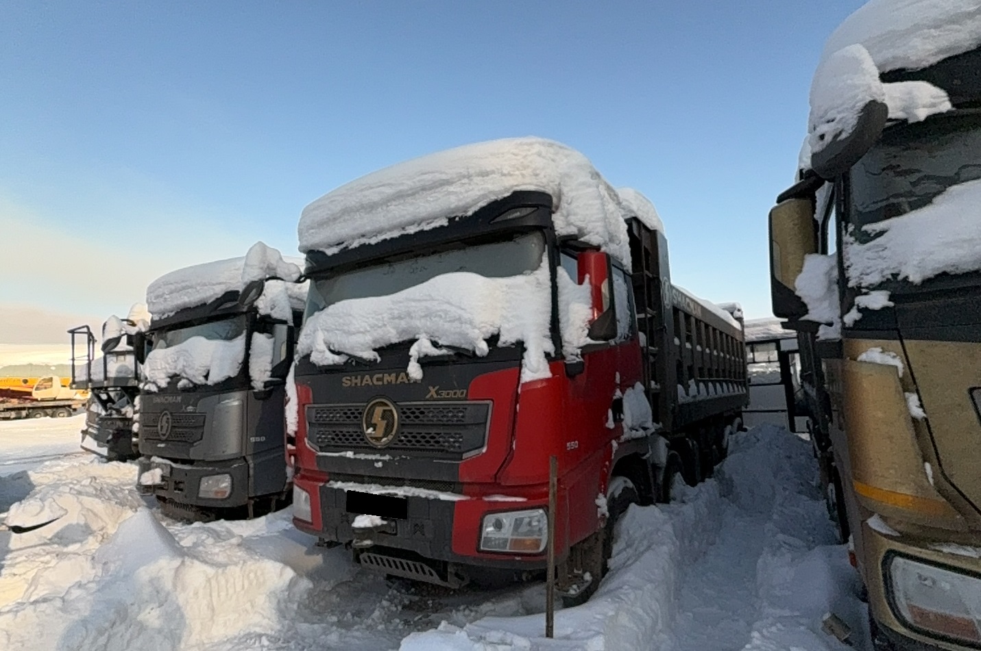 Самосвал Shacman SX331863366