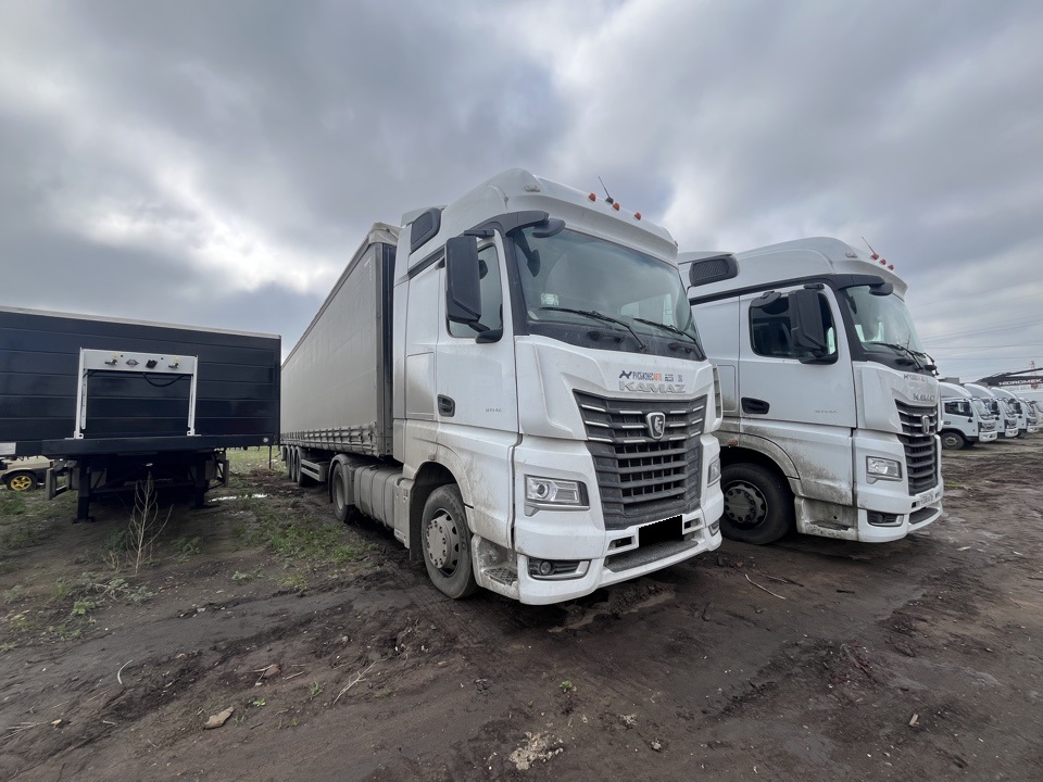 Тягач седельный КАМАЗ 54901-70014-CA (М1946 C321-4A19-CA)