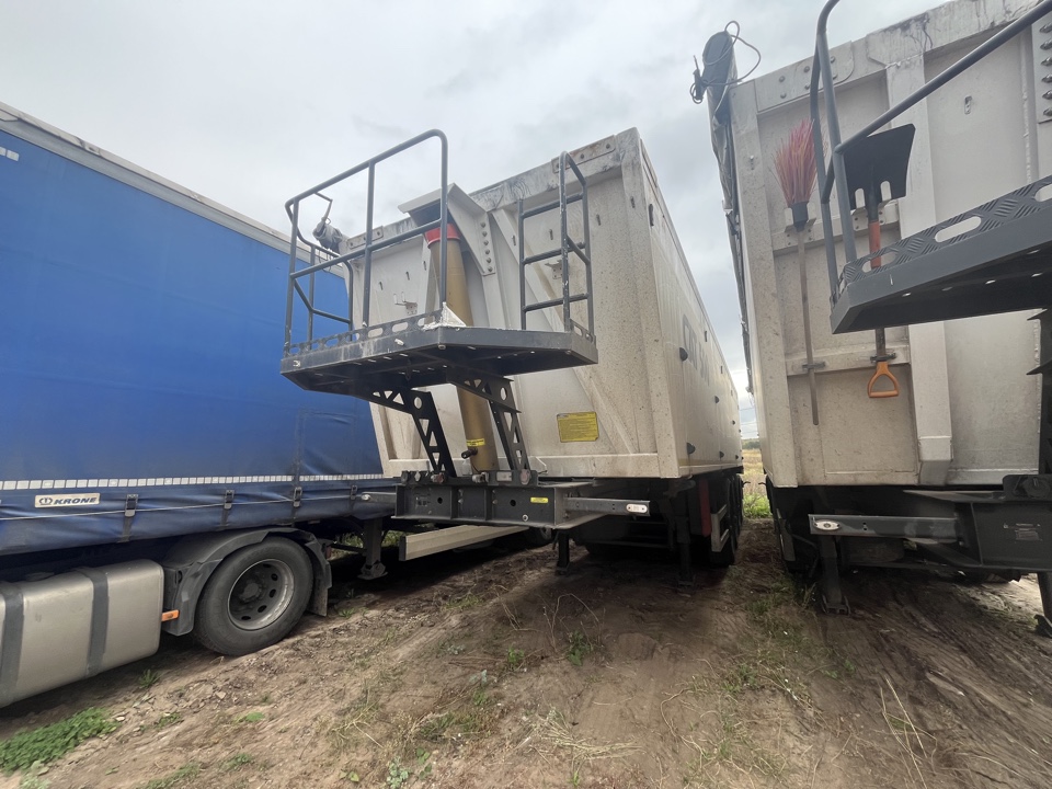 Полуприцеп-самосвал CAT