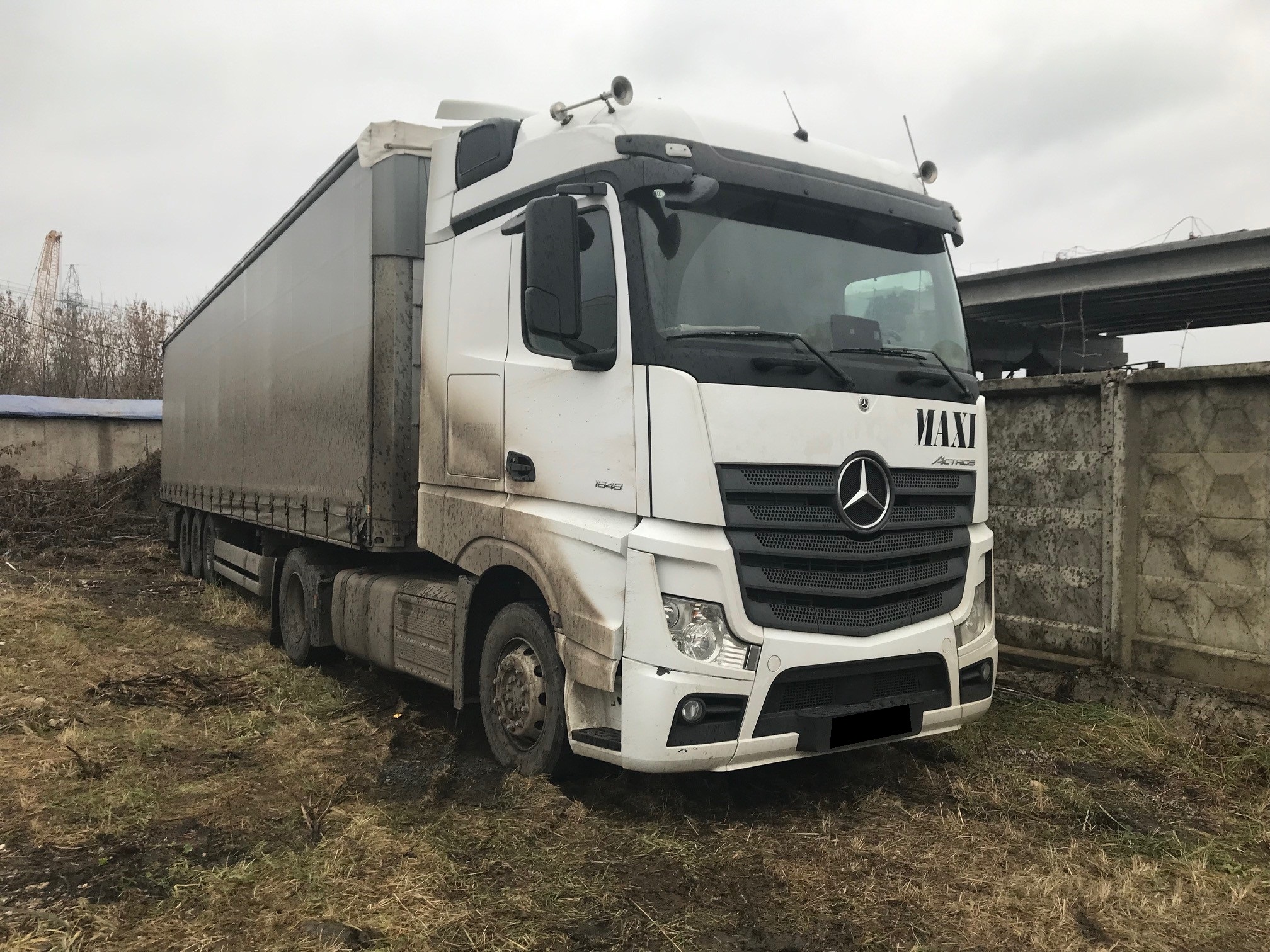 Тягач седельный Mercedes-Benz Actros 1848