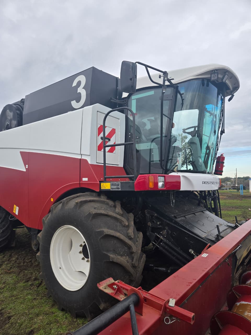 Комбайн зерноуборочный самоходный РСМ-142 "Acros-585"