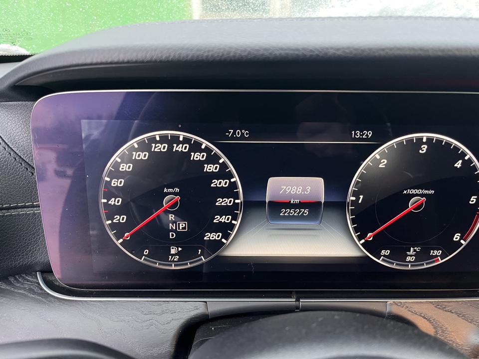 Mercedes-Benz E седан