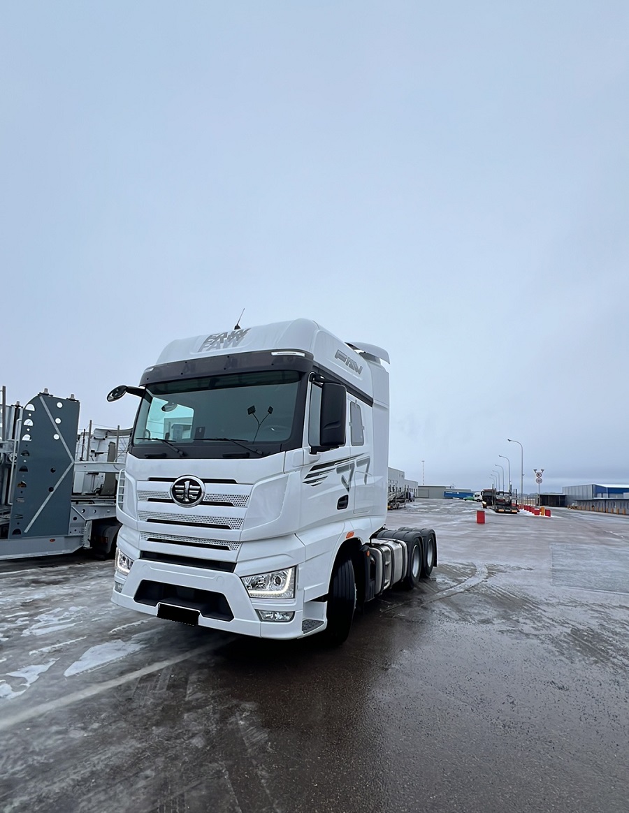 Тягач седельный Faw J7 CA4250P77K25T1E5