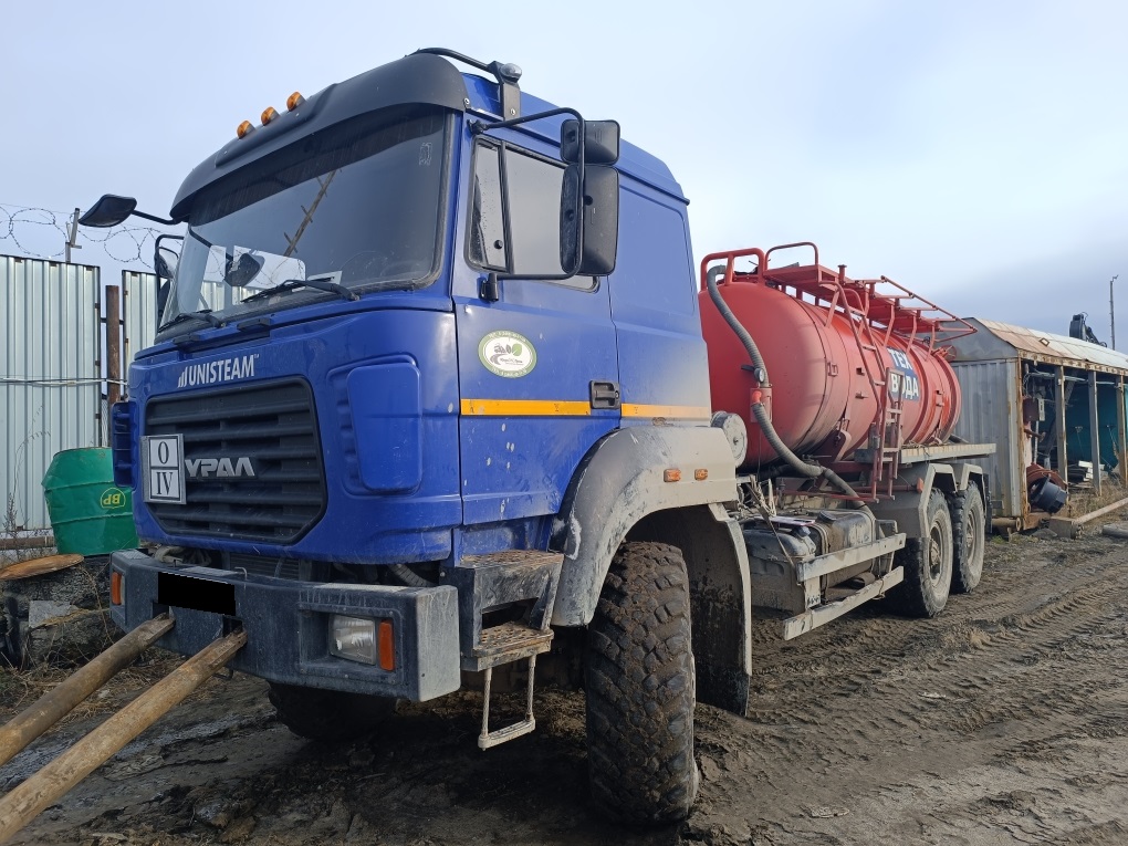 Автоцистерна нефтепромысловая АКН-10 ОД (ДОПОГ) на шасси Урал 4320-4972-80Е5 (7098AN-10)