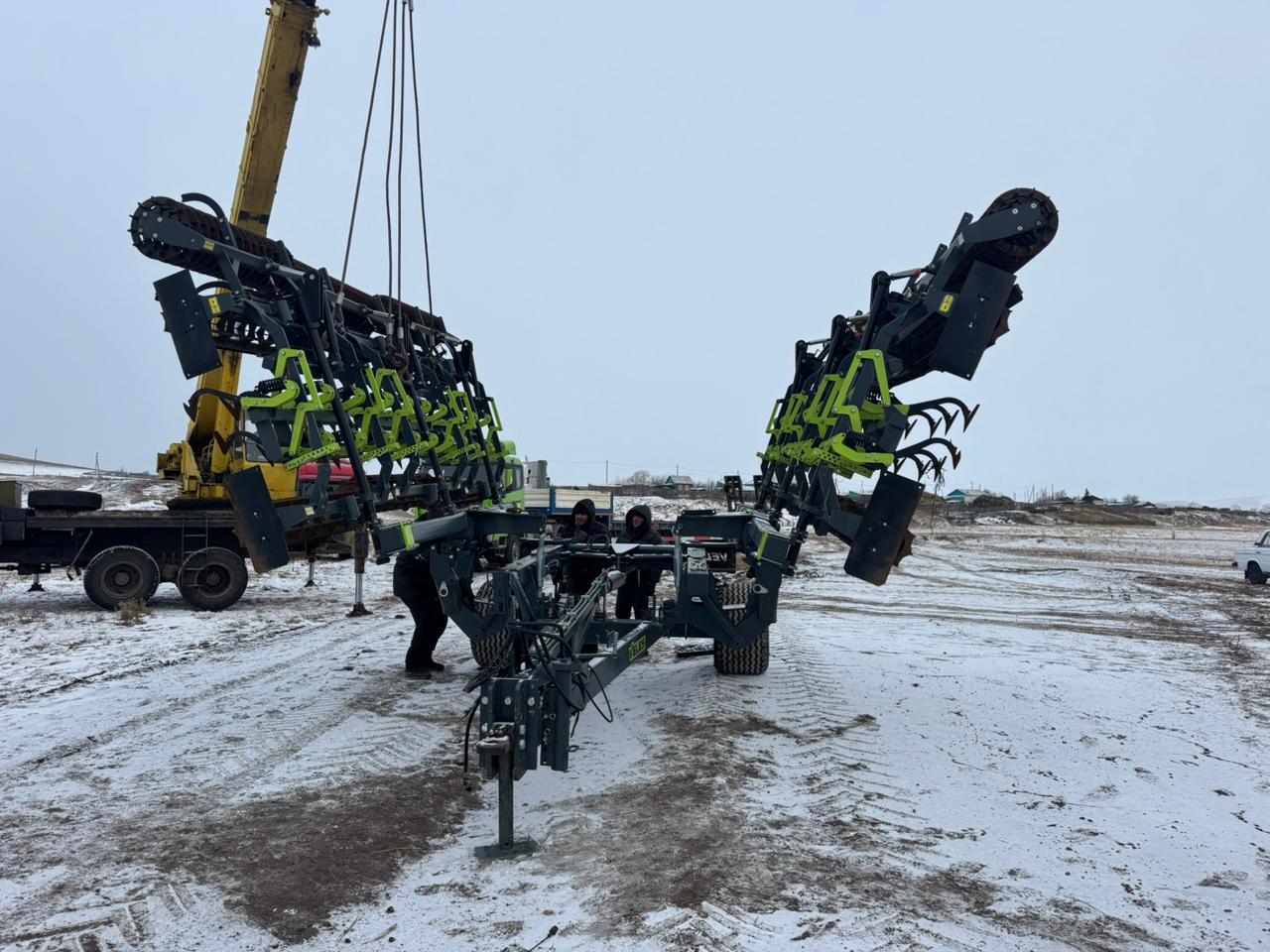 Агрегатный носитель с почвообрабатывающим агрегатом выравнивающим АН-10-ПАВ