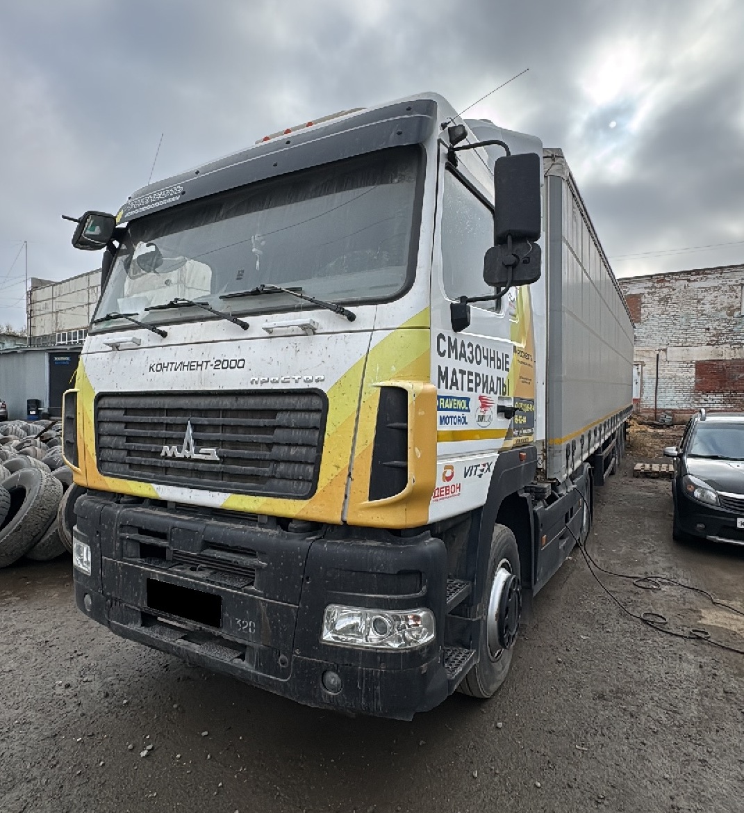 Тягач седельный МАЗ 544028