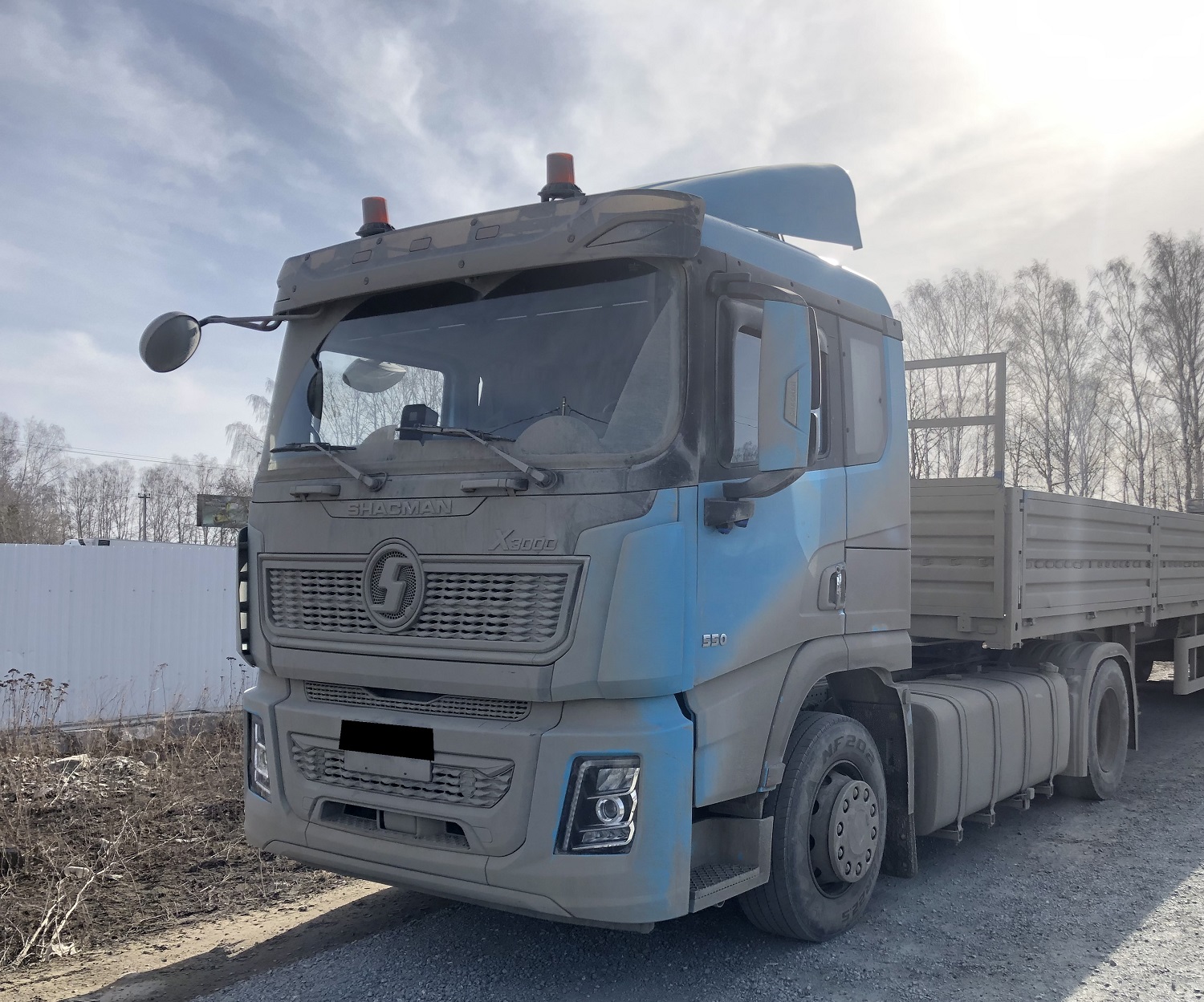 Тягач седельный Shacman SX418853381