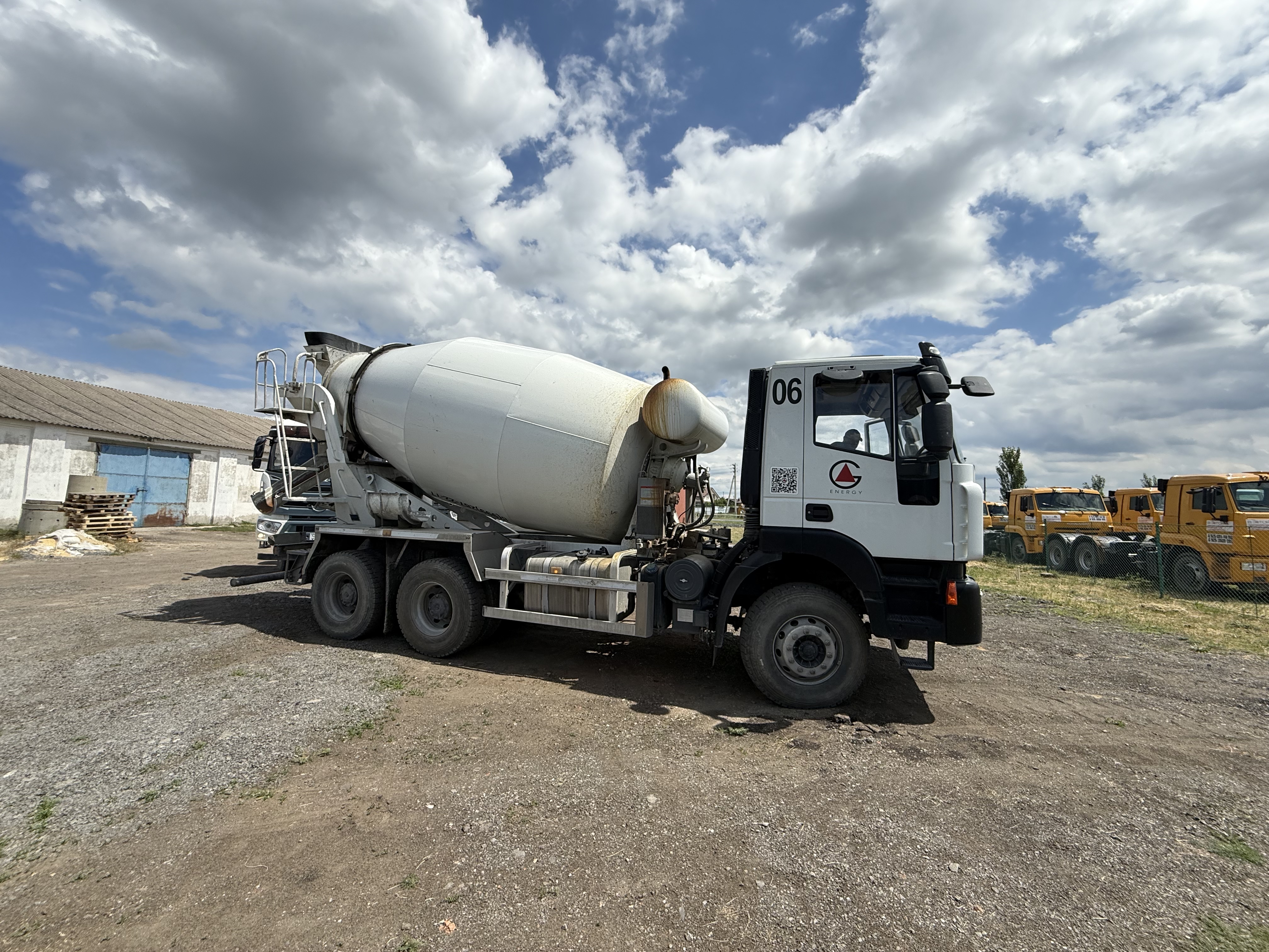 Автобетоносмеситель Hongyan 6х4 908 CQ5346HV35
