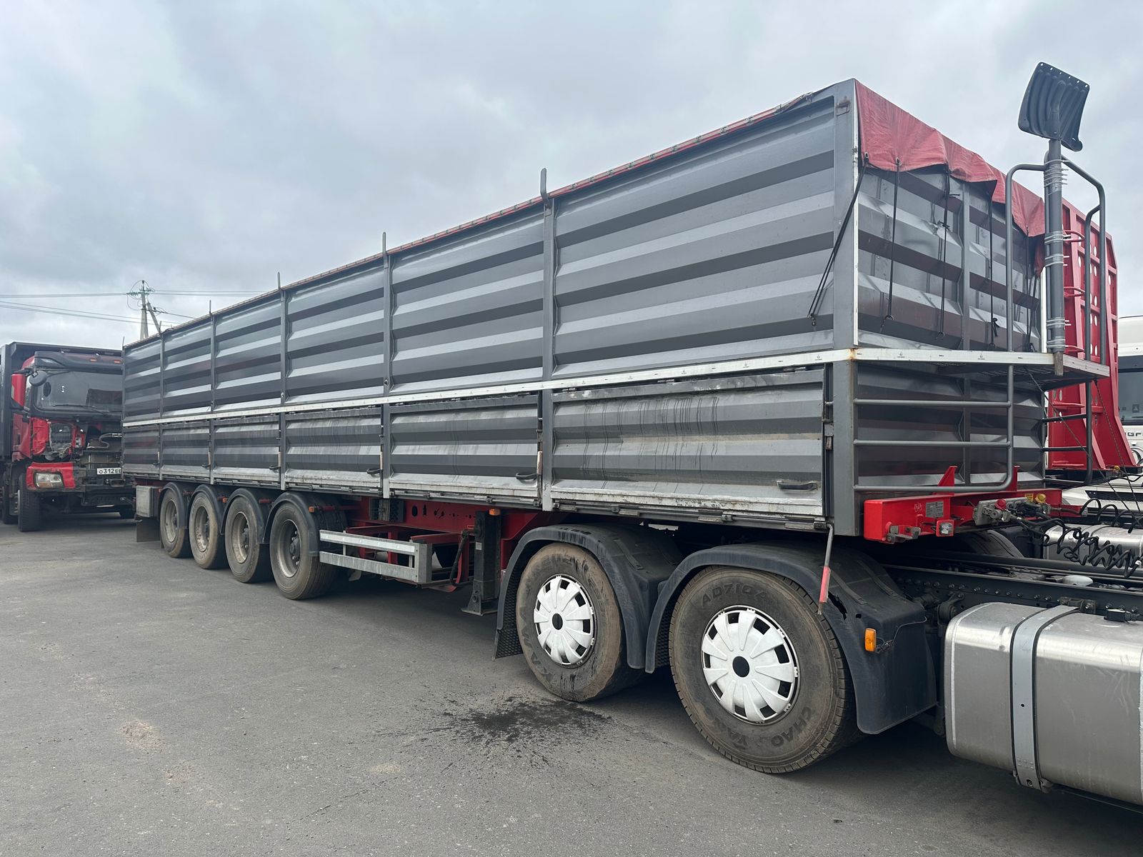 Полуприцеп контейнеровоз Тонар 9989