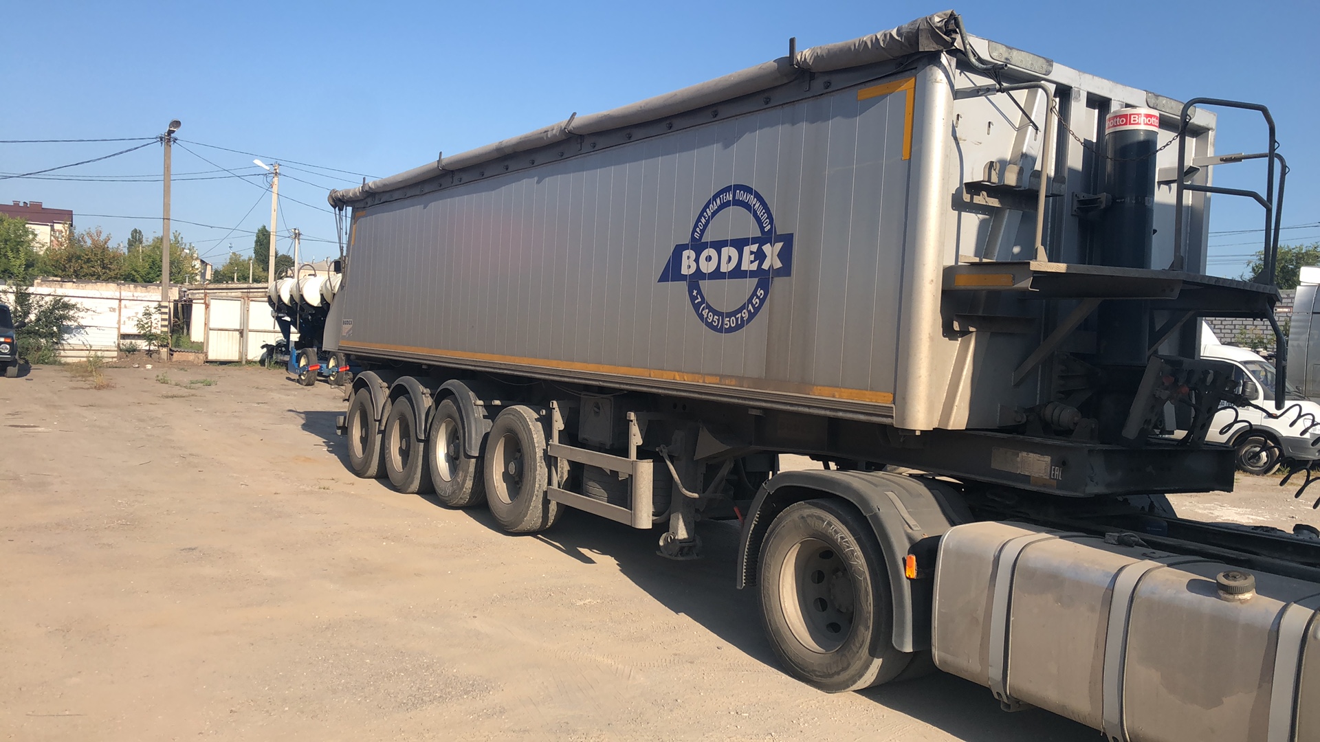 Полуприцеп-самосвал Bodex Kis 4WA1