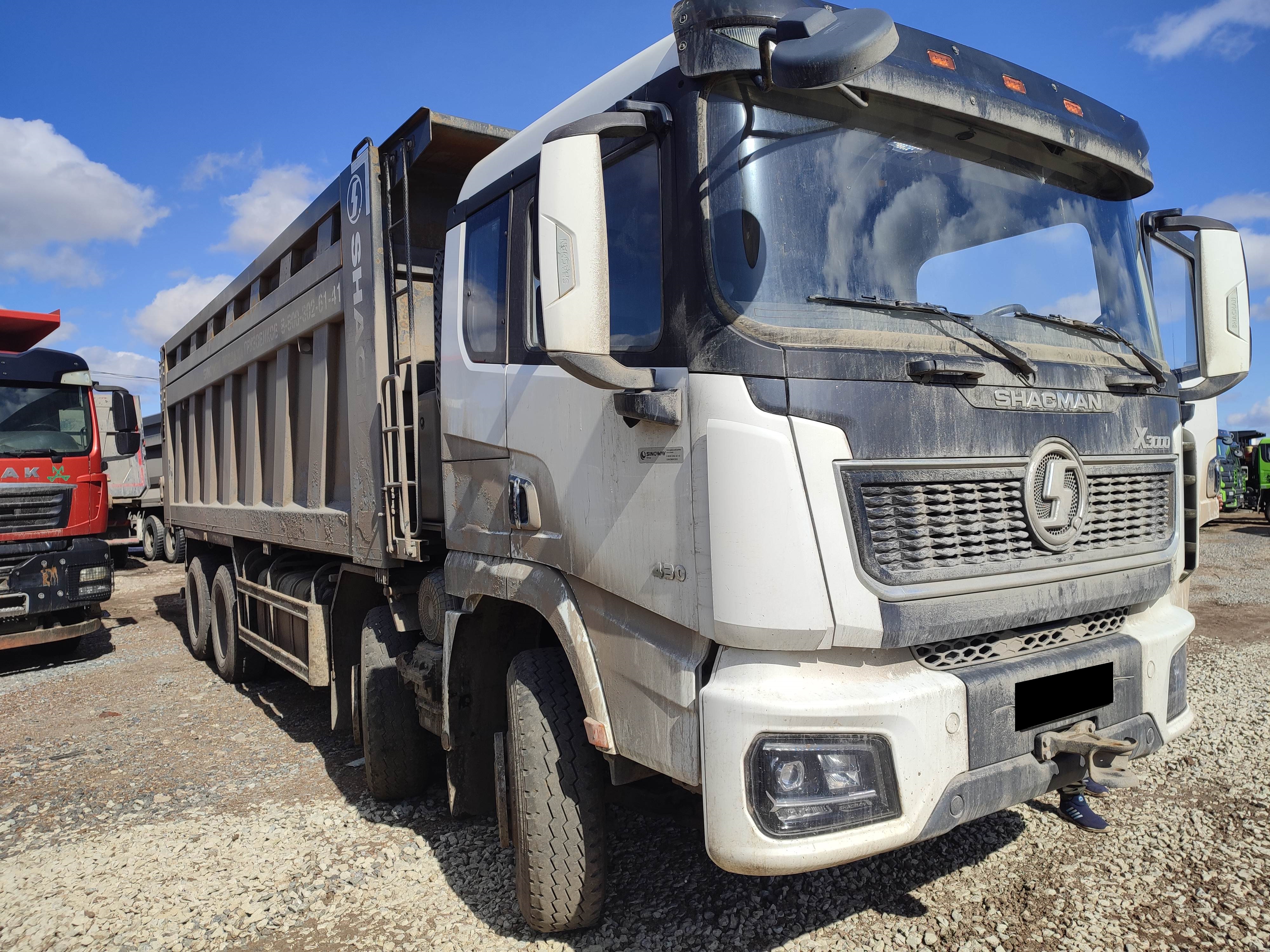 Самосвал Shacman SX33186V366