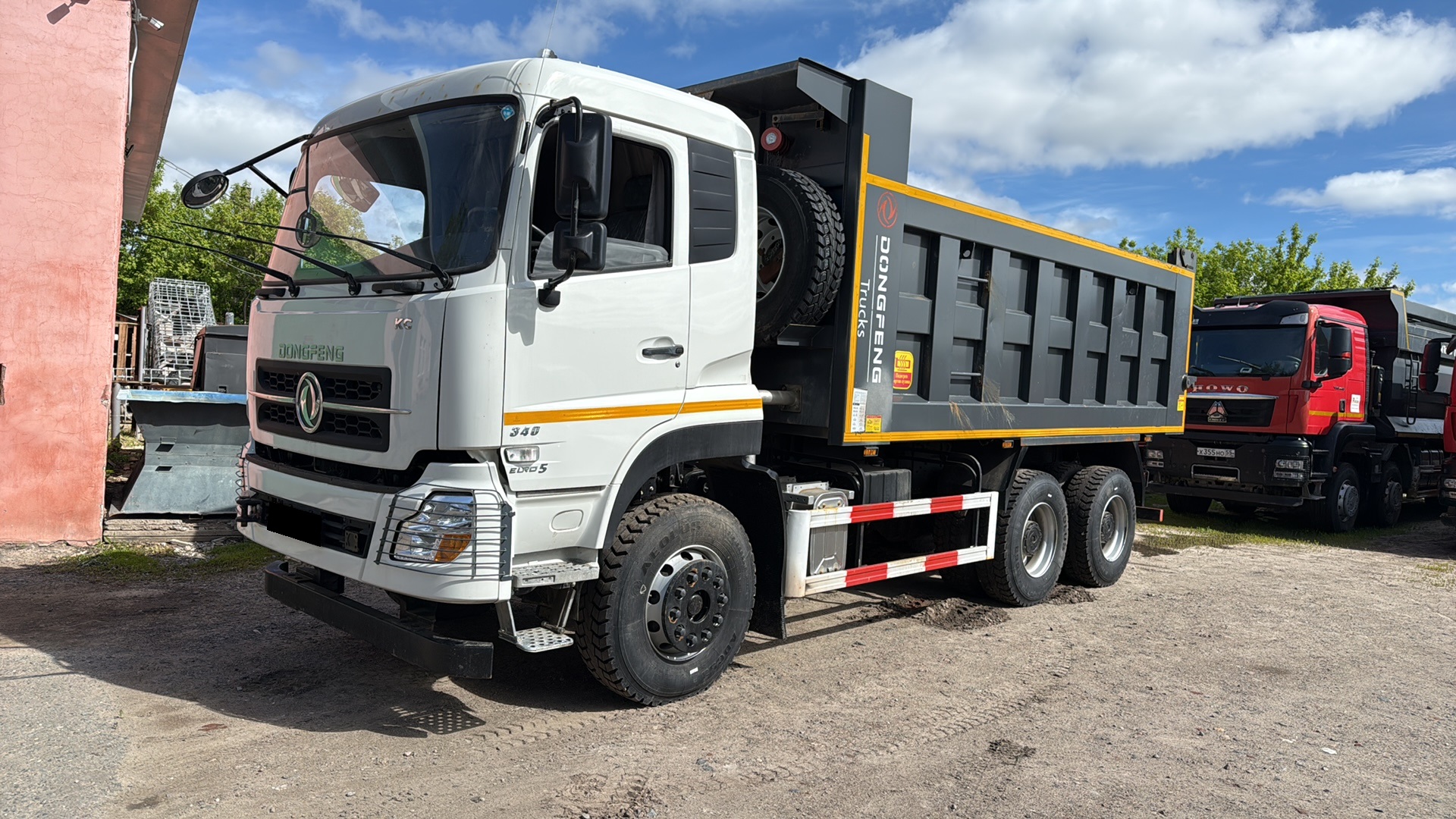 Самосвал Dongfeng DFH3330A80-М