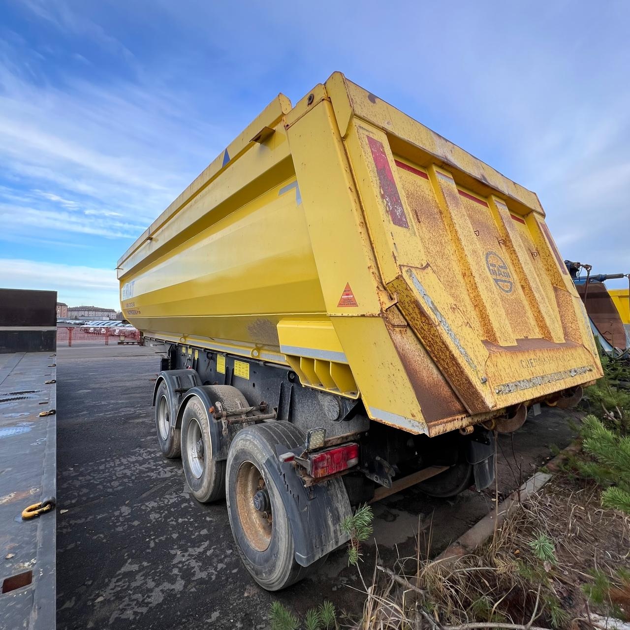 Полуприцеп-самосвал РИАТ 924900