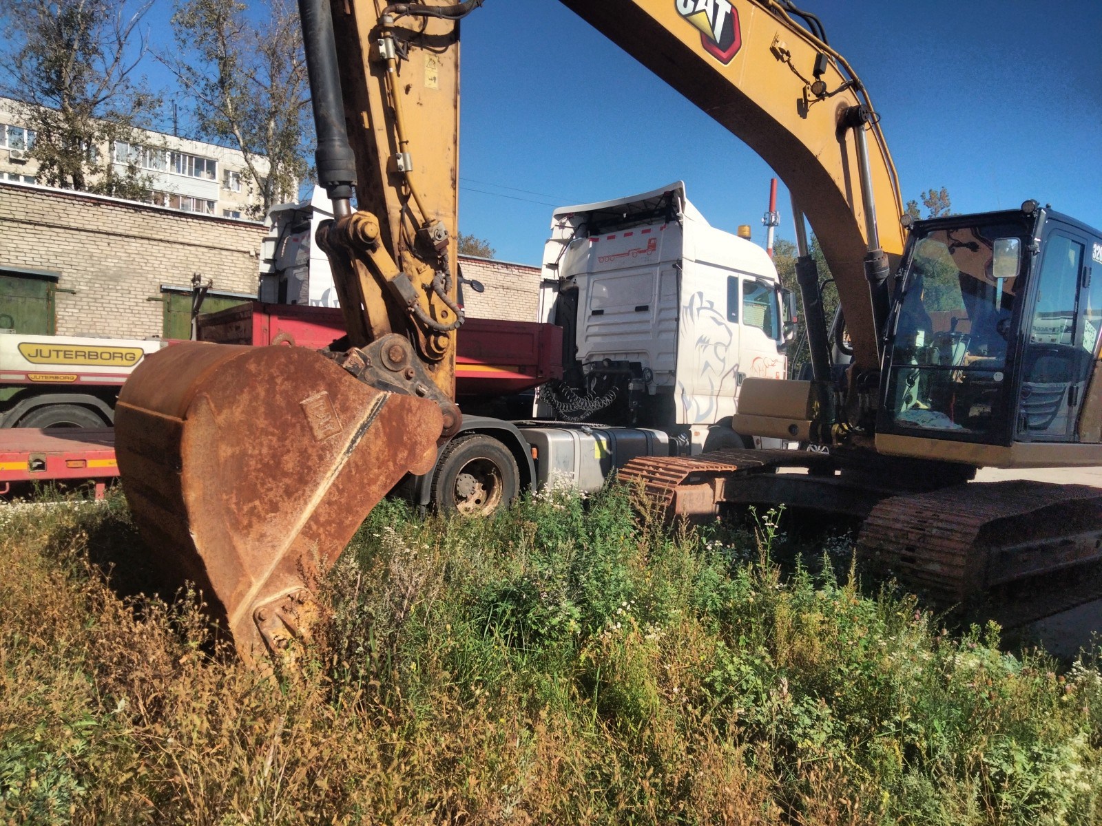 Экскаватор Caterpillar 320 