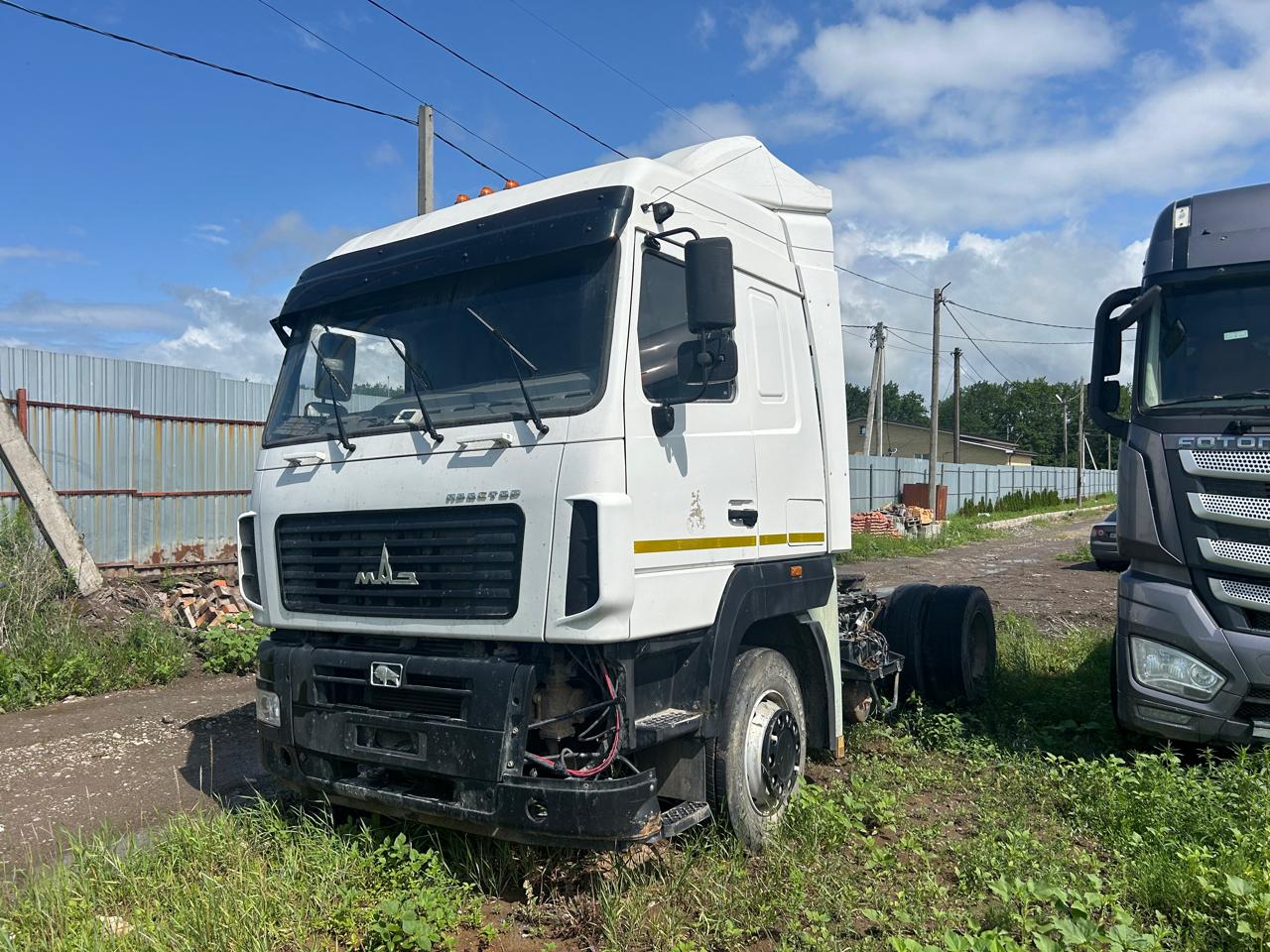 Тягач-седельный-МАЗ-544028-570-031