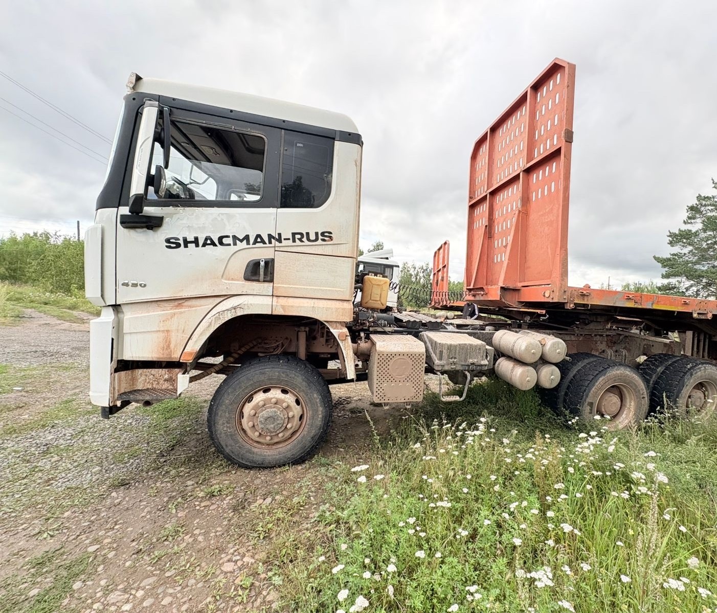 Тягач седельный Shacman SX42586V385