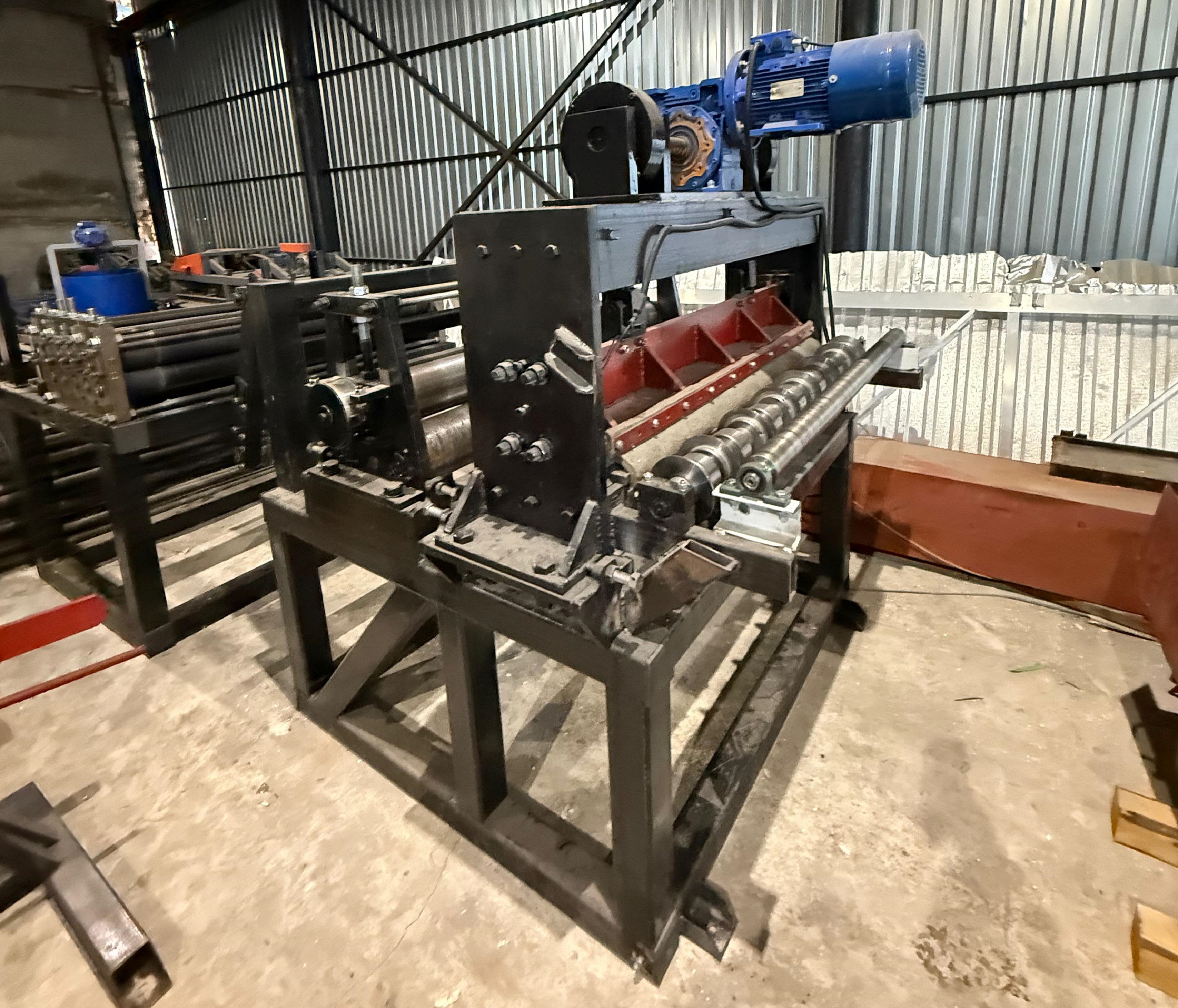 Линия продольной резки рулонной стали шириной 1250мм, толщиной 0,4-1,5 мм