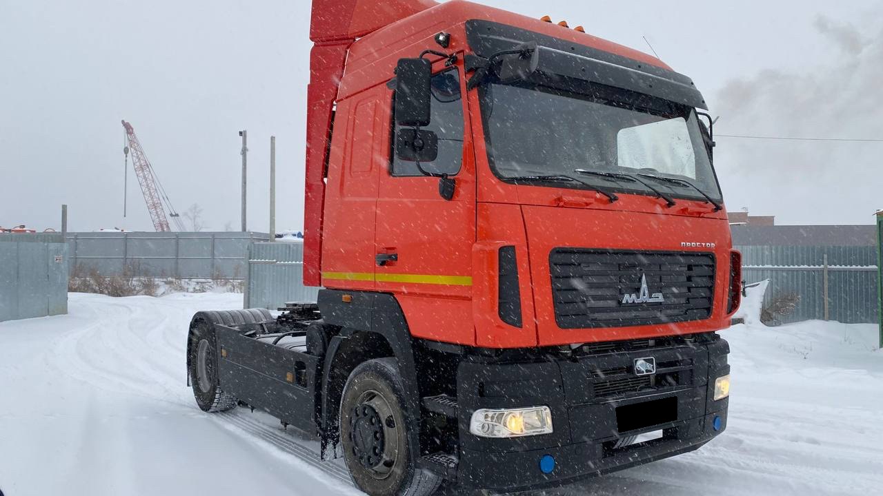 Тягач-седельный-МАЗ-544028
