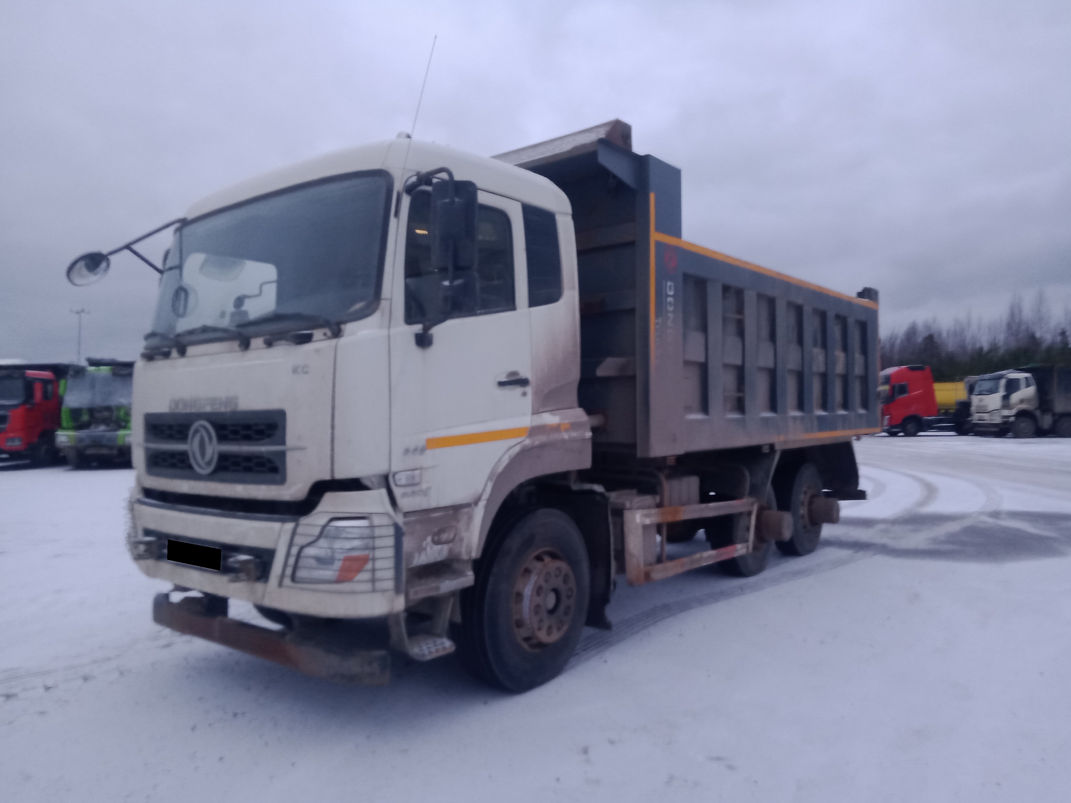 Самосвал Dongfeng KC