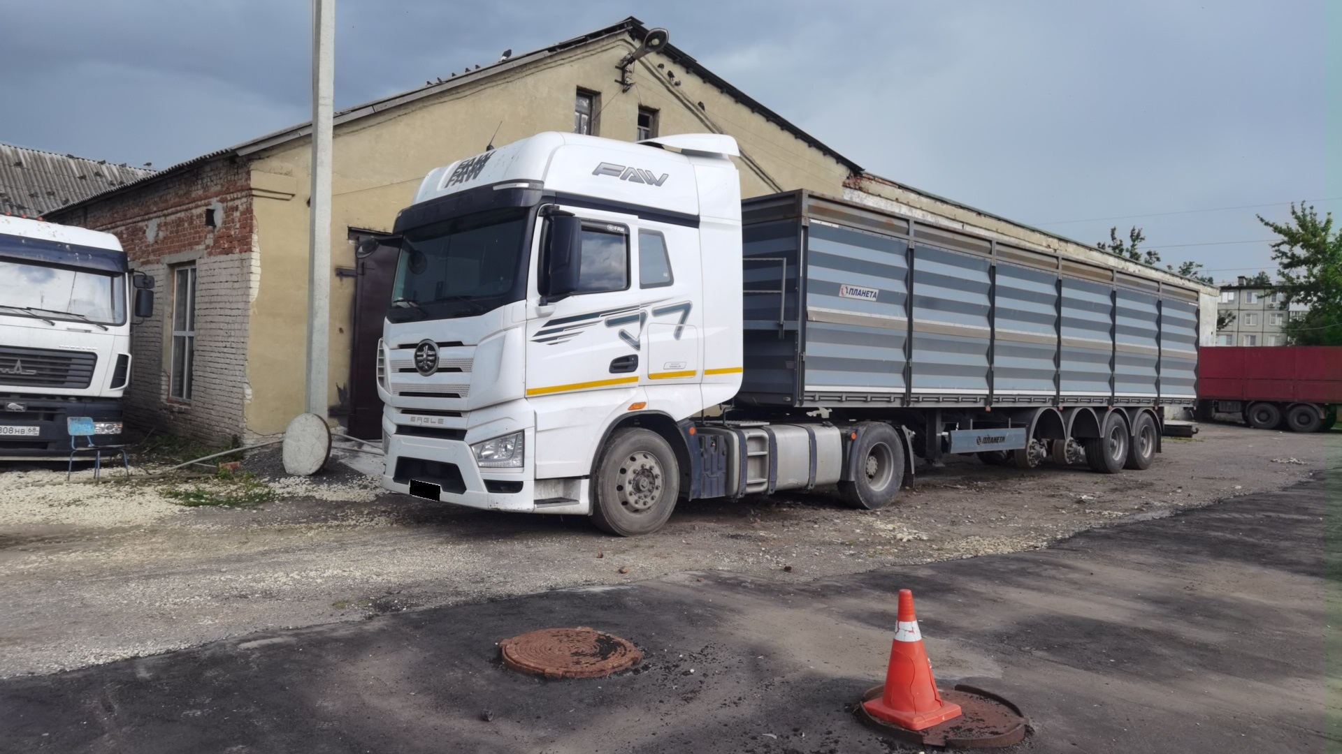 Тягач седельный Faw CA4180P77K25E5