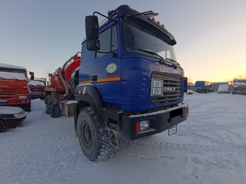 Автоцистерна нефтепромысловая АКН-10 ОД (ДОПОГ) на шасси Урал 4320-4972-80Е5 (7098AN-10)