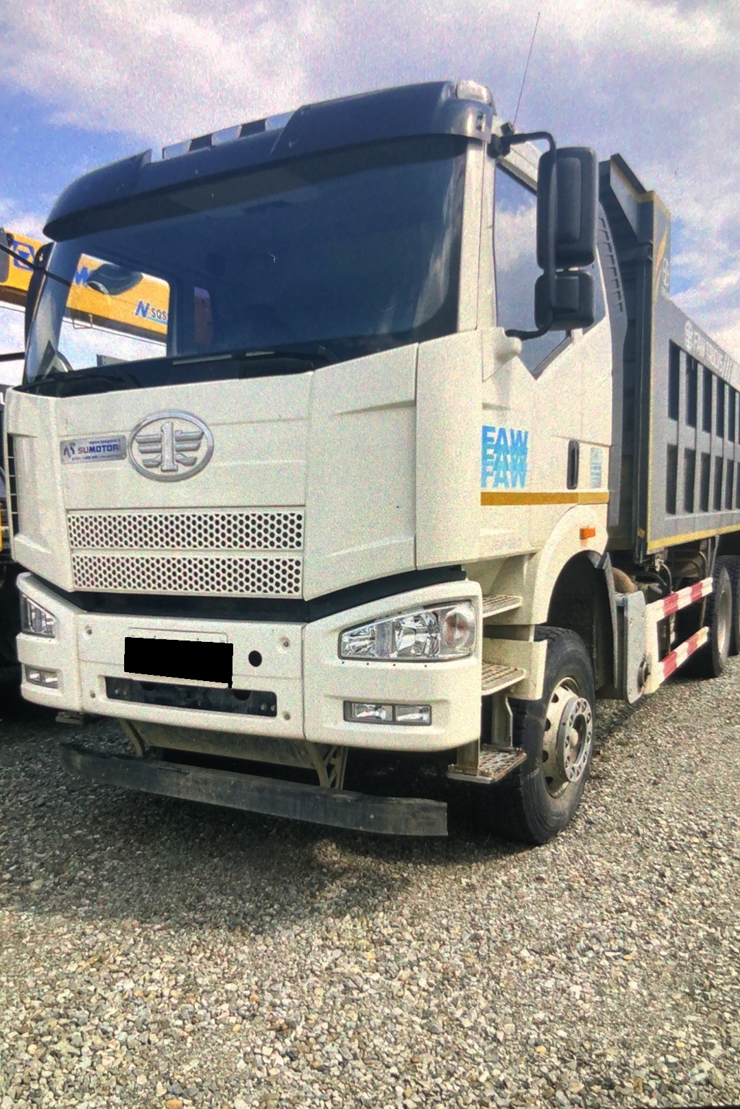Самосвал Faw J6 