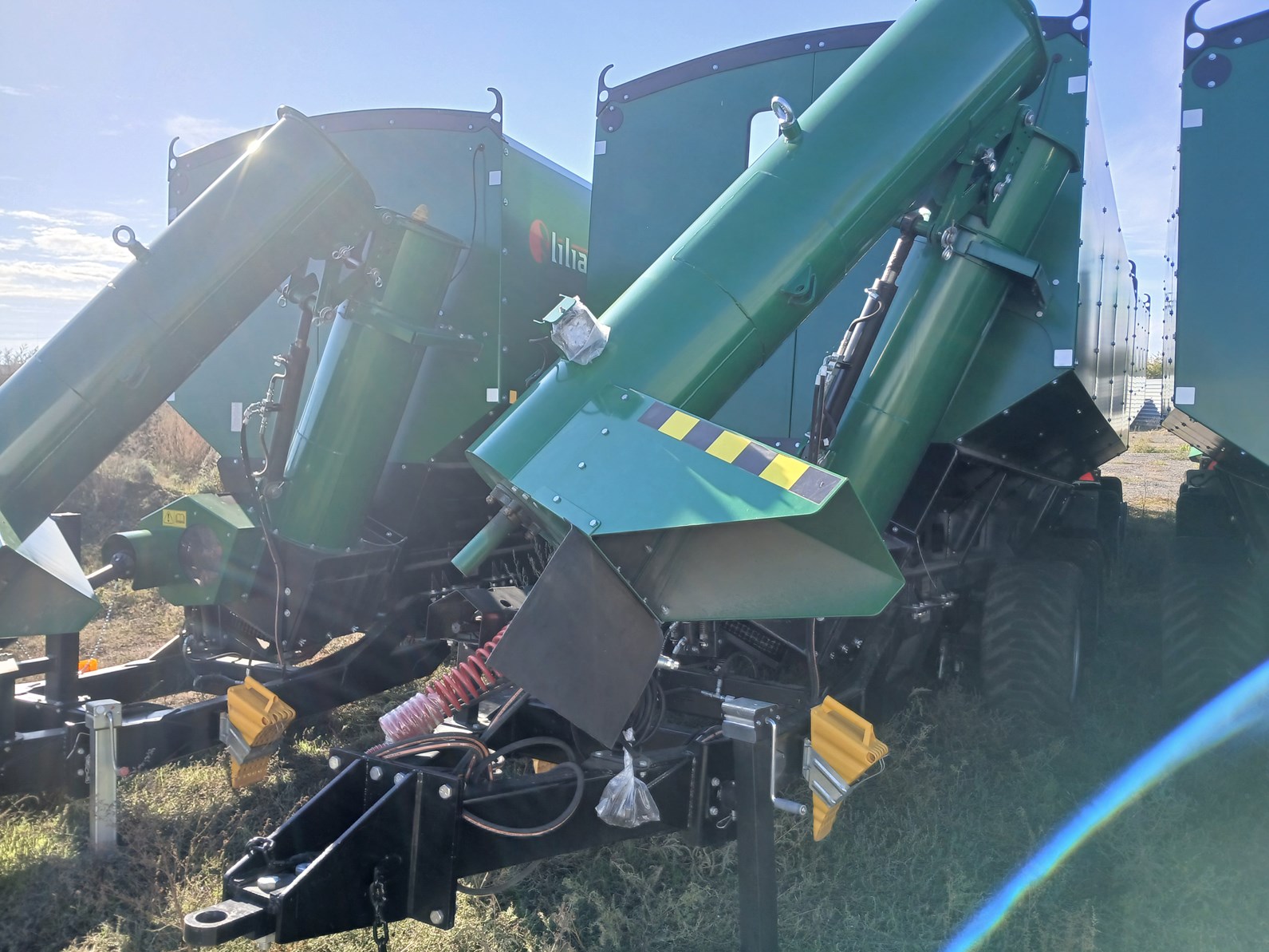 Бункер-перегрузчик Лилиани БП-22/28-1