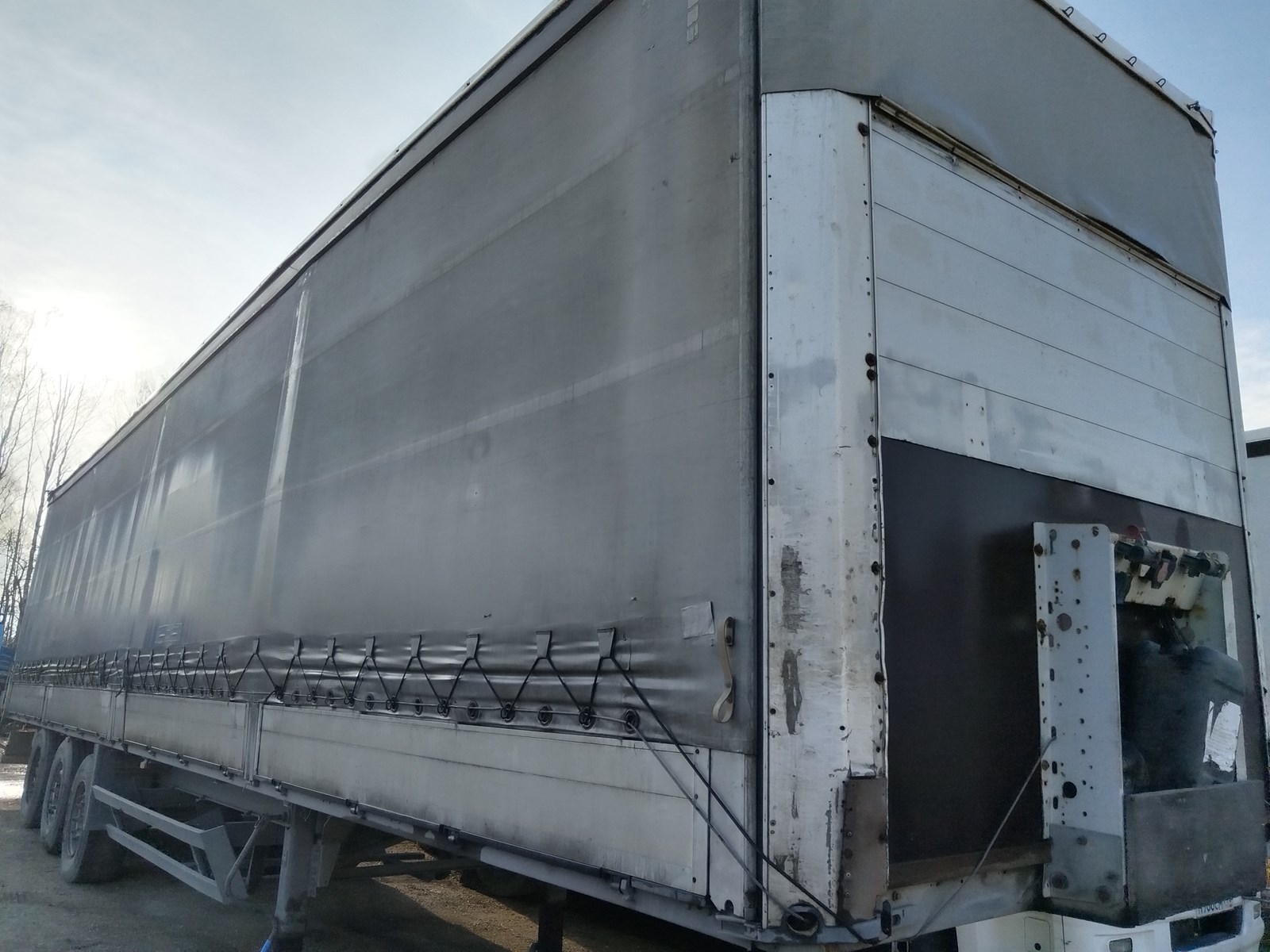 Полуприцеп с бортовой платформой Шмитц SCS 24/L-13.62 BS EB