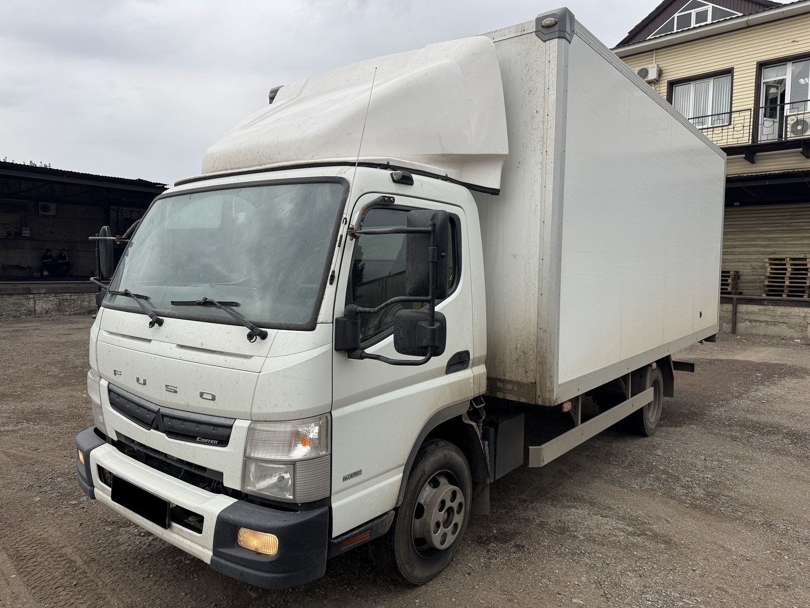 Фургон изотермический Mitsubishi Fuso Canter