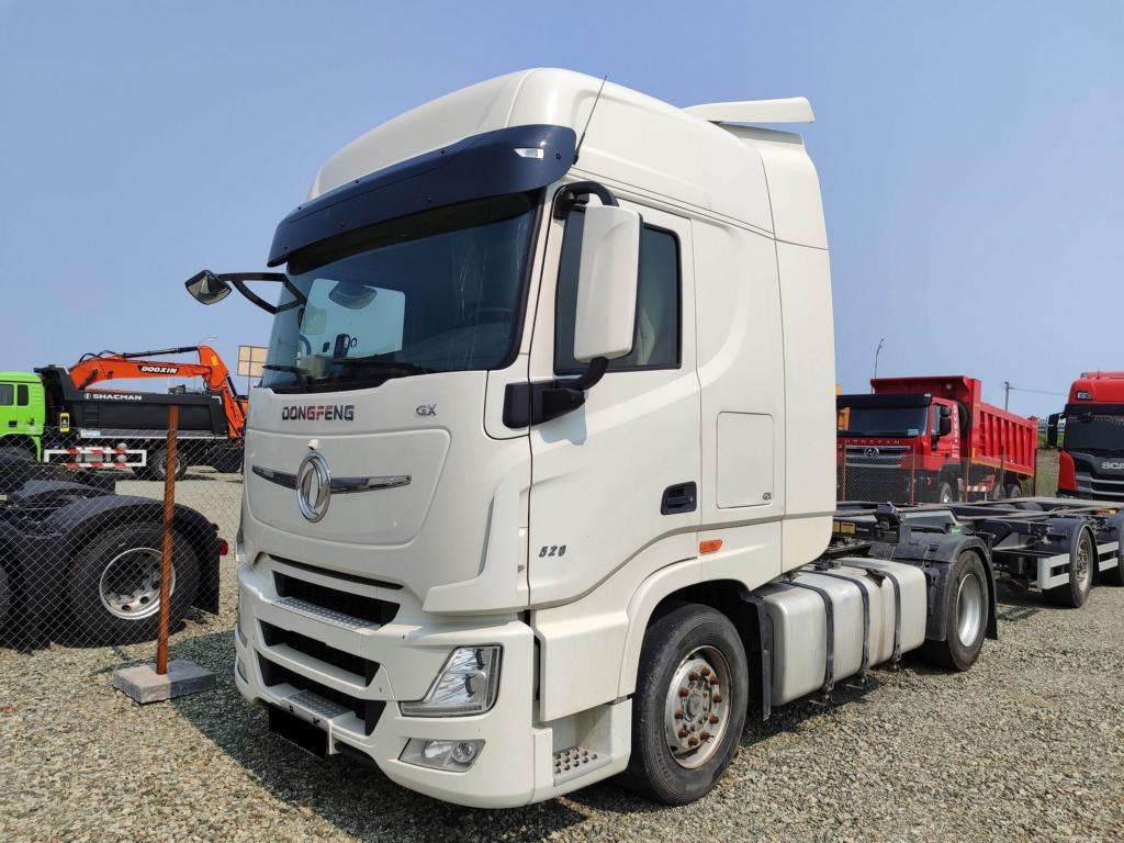 Тягач седельный Dongfeng GX D111A