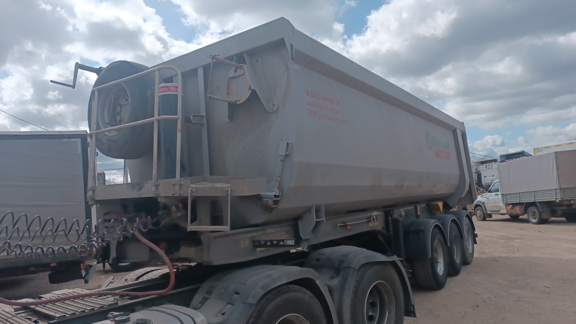 Полуприцеп-самосвал Grunwald 9453-0000010-50