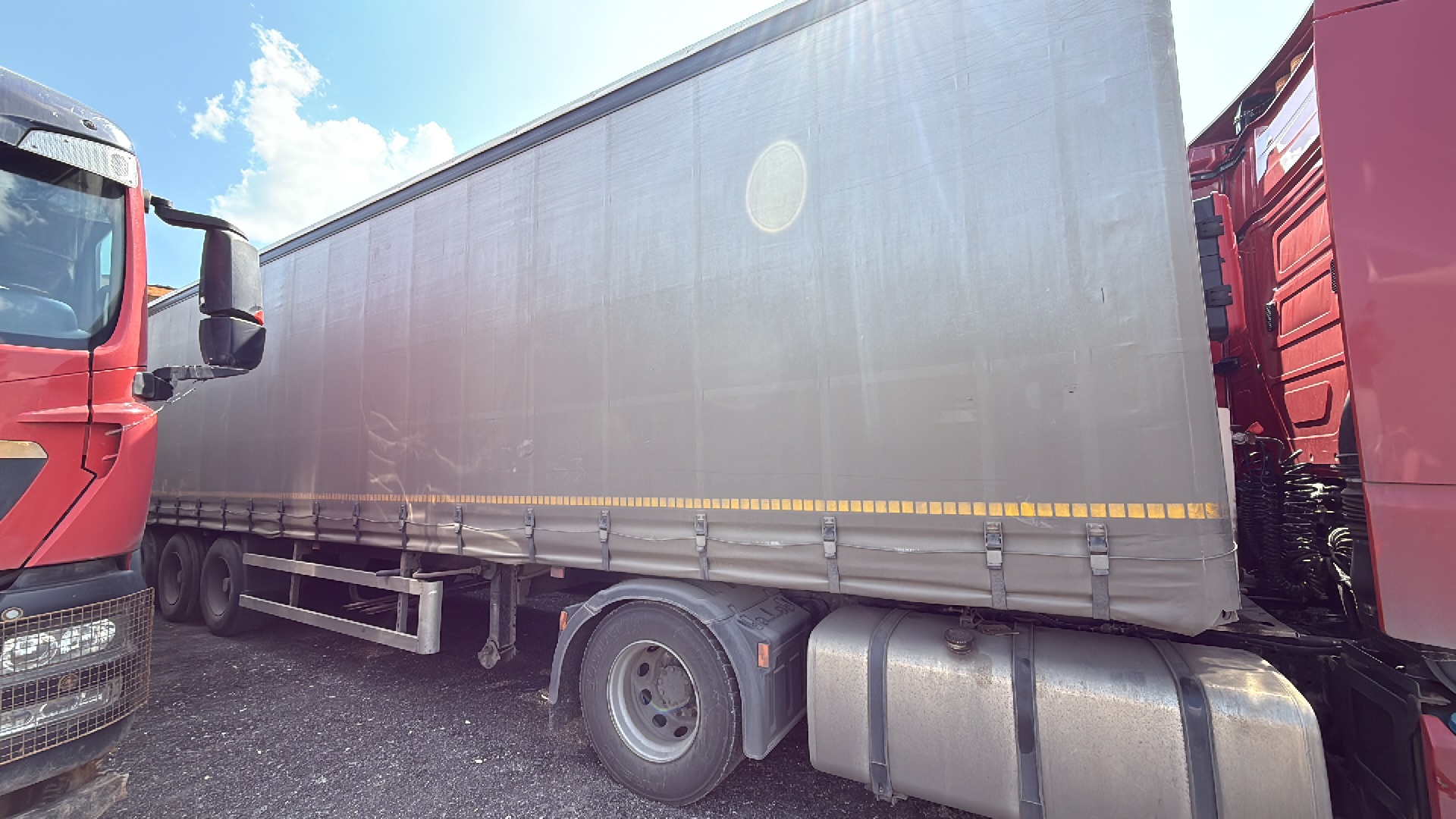 Полуприцеп шторный ТЗА 588510