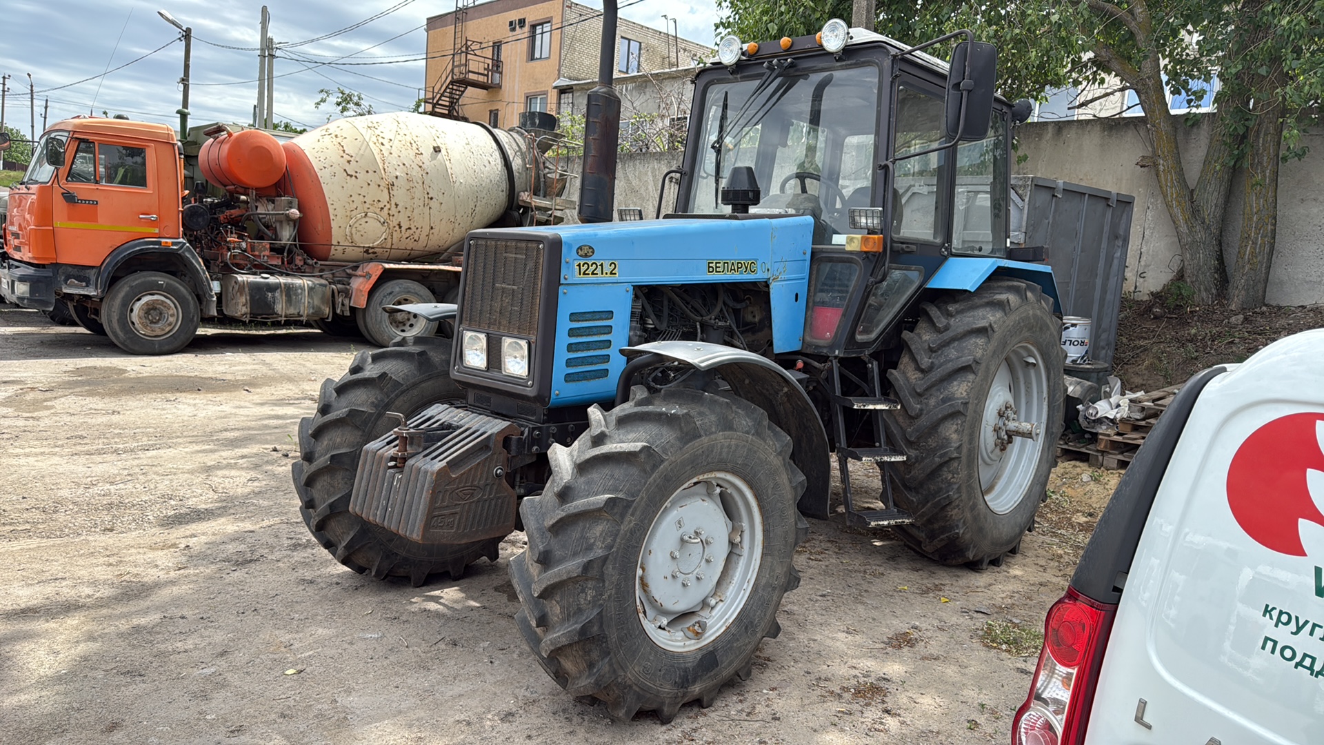 Трактор Беларус 1221.2