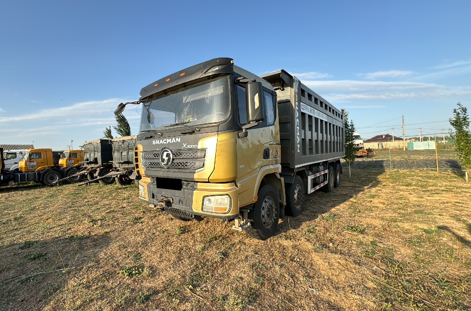 Самосвал Shacman SX33186T366