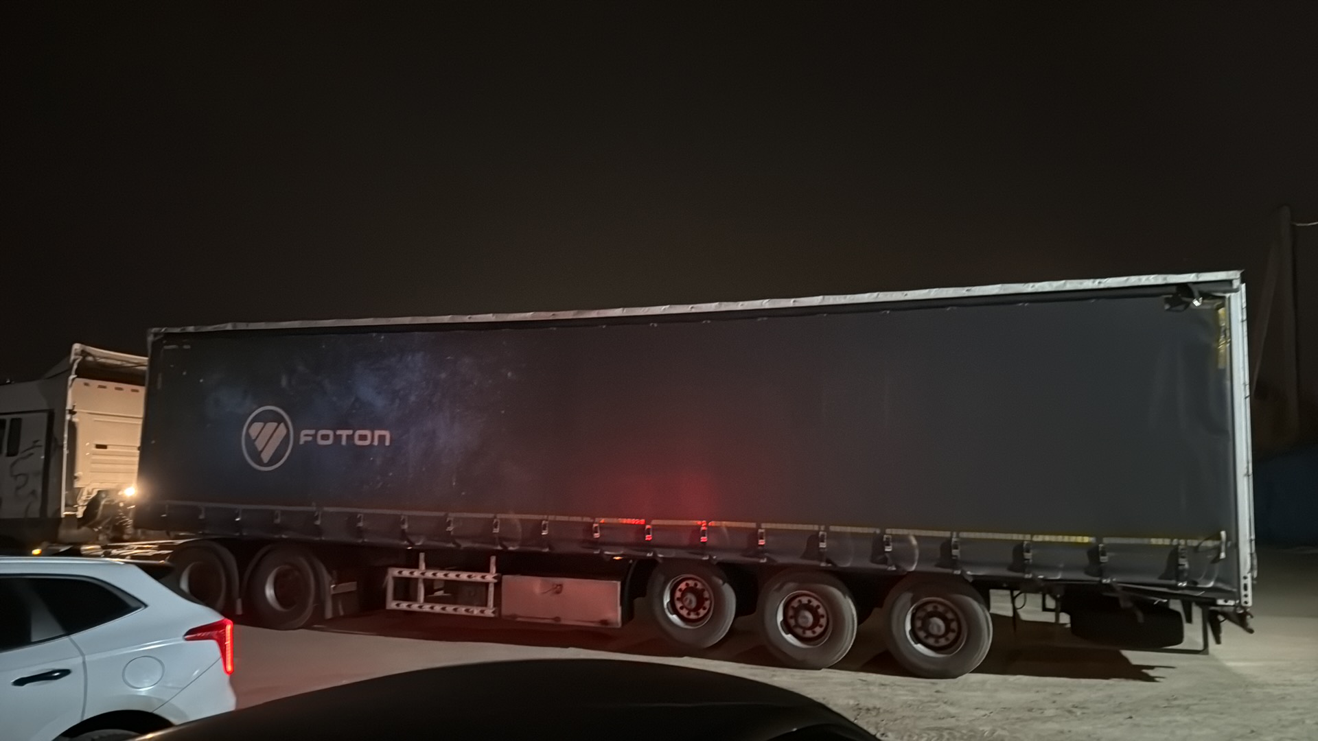 Полуприцеп шторный Foton TDZ9400XXY