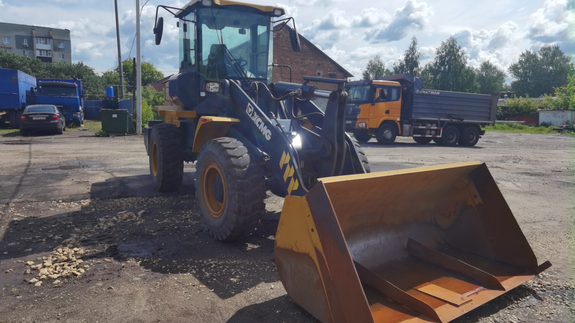 Погрузчик фронтальный XCMG LW330RU