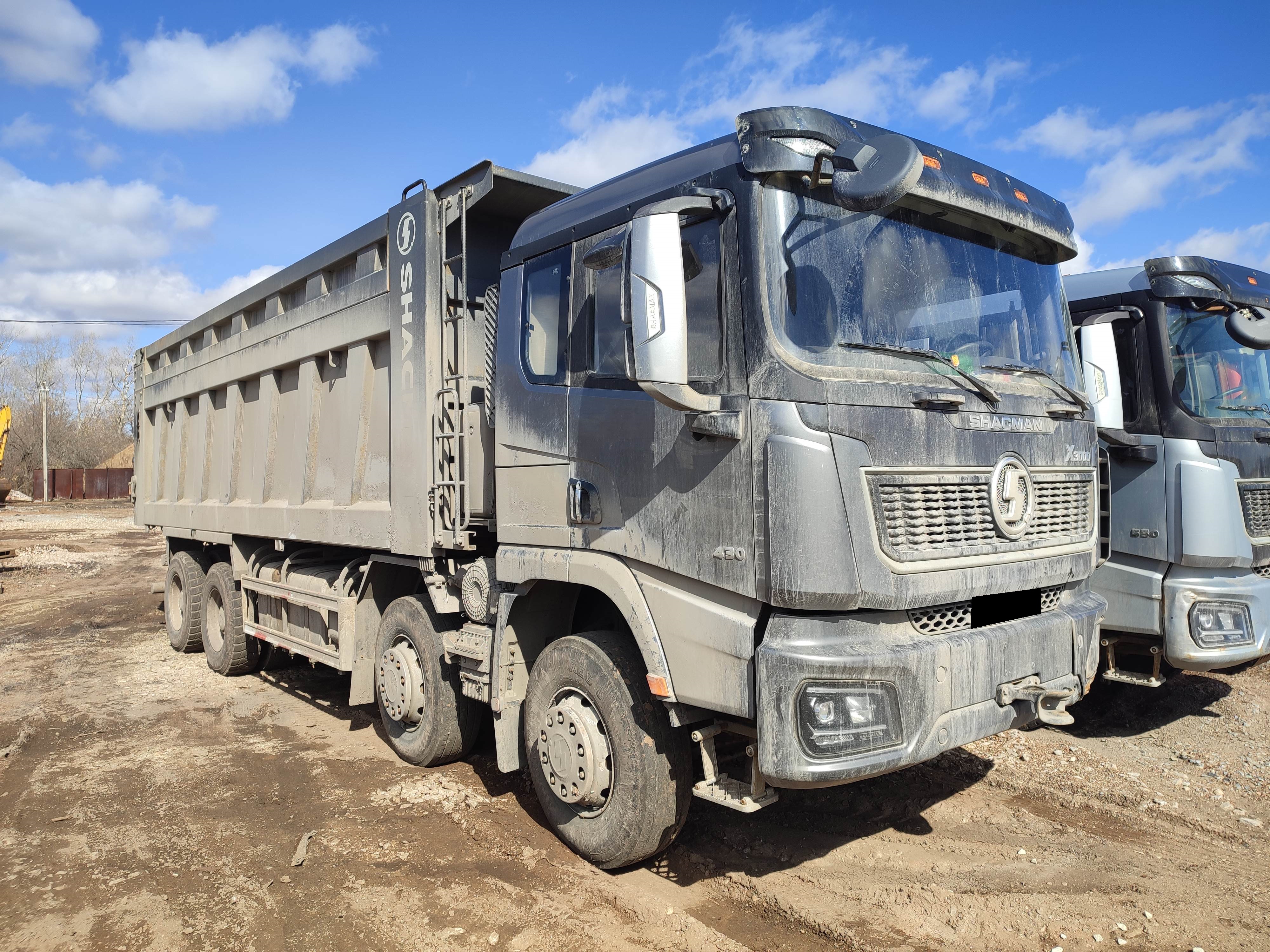 Самосвал Shacman SX33186V366