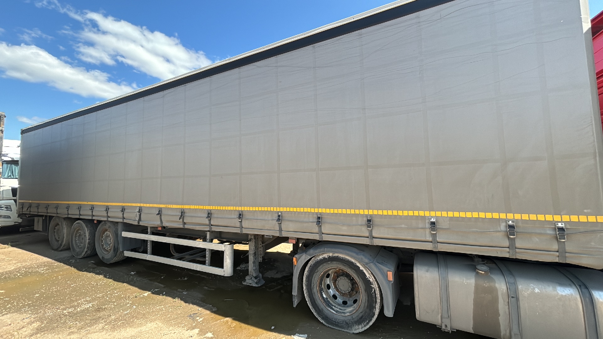 Полуприцеп шторный ТЗА 588510