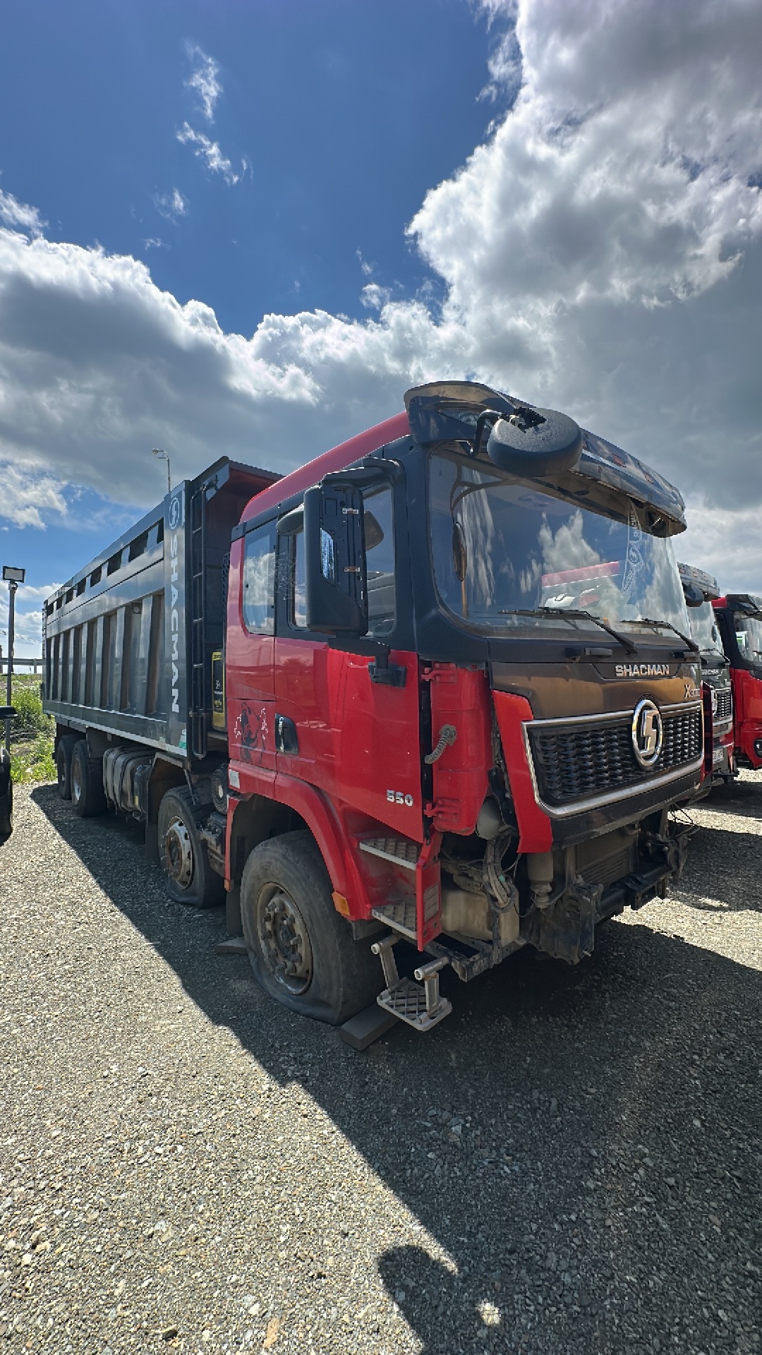 Самосвал Shacman SX331863366