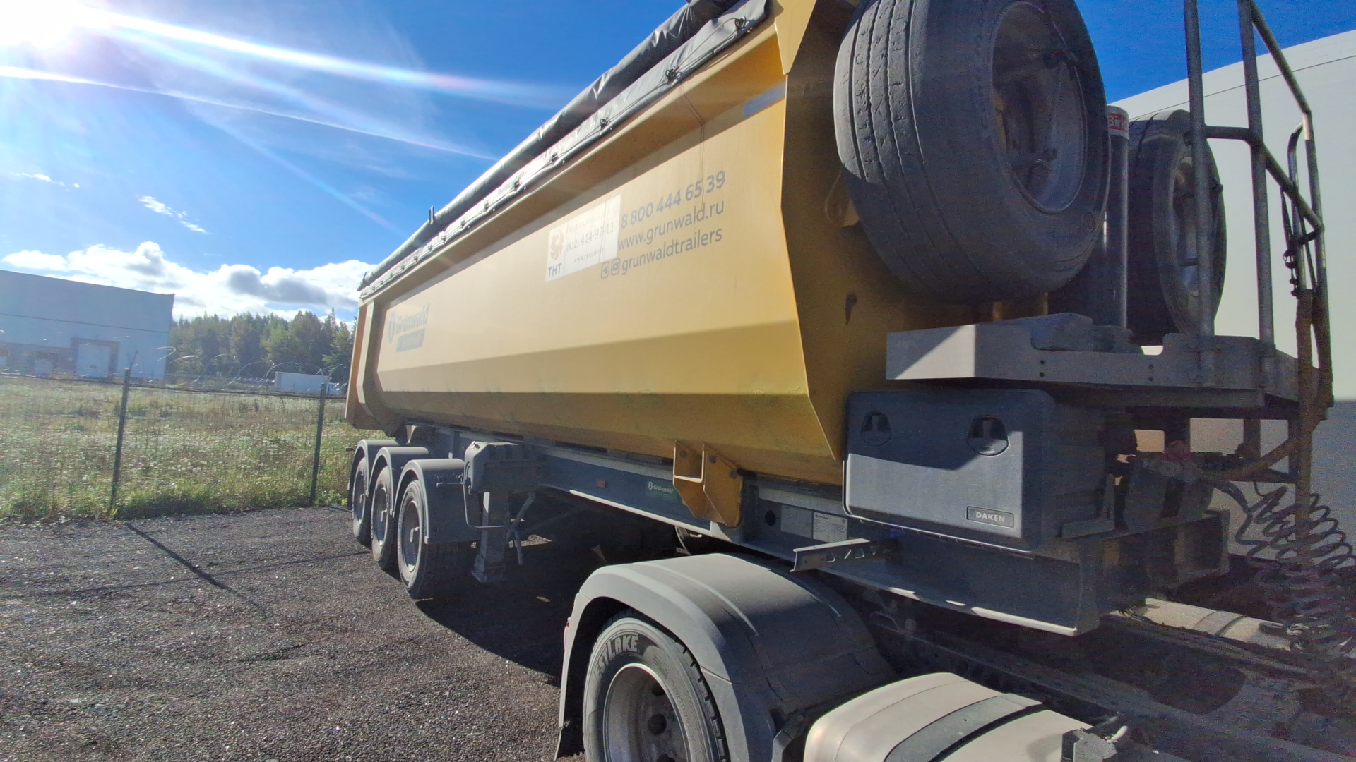 Полуприцеп-самосвал Grunwald 9453-0000011-60