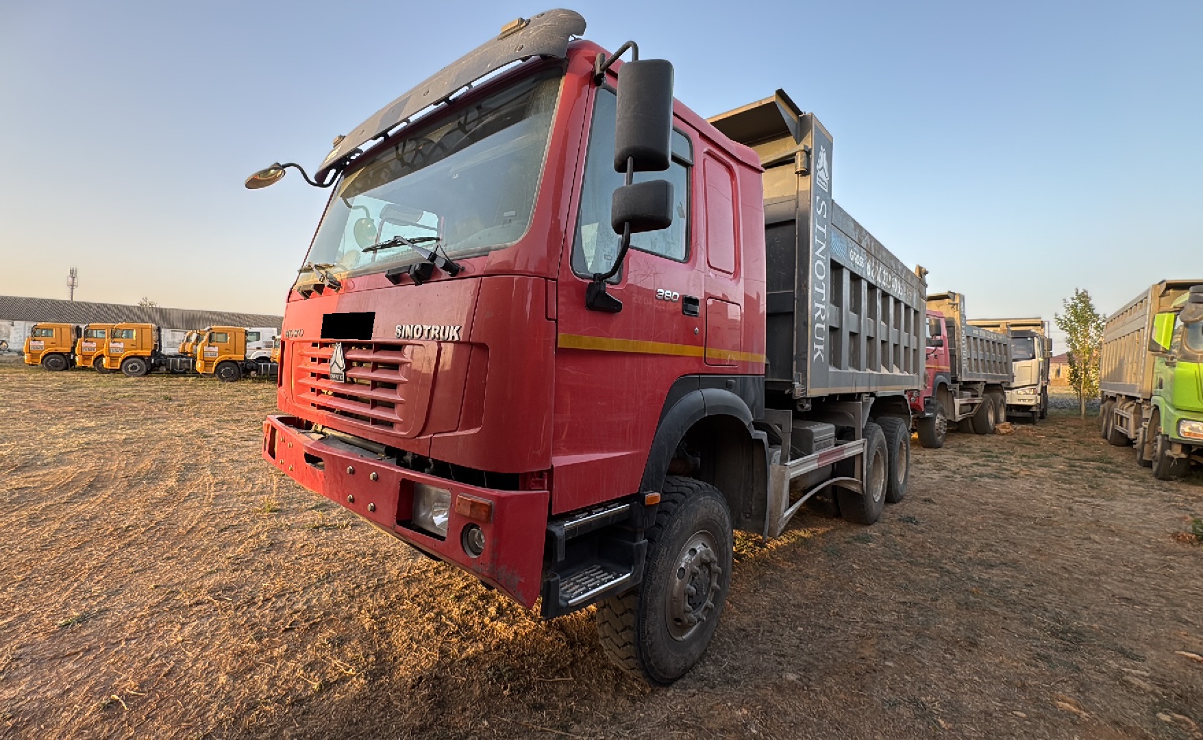 Самосвал Howo ZZ3327S3857E